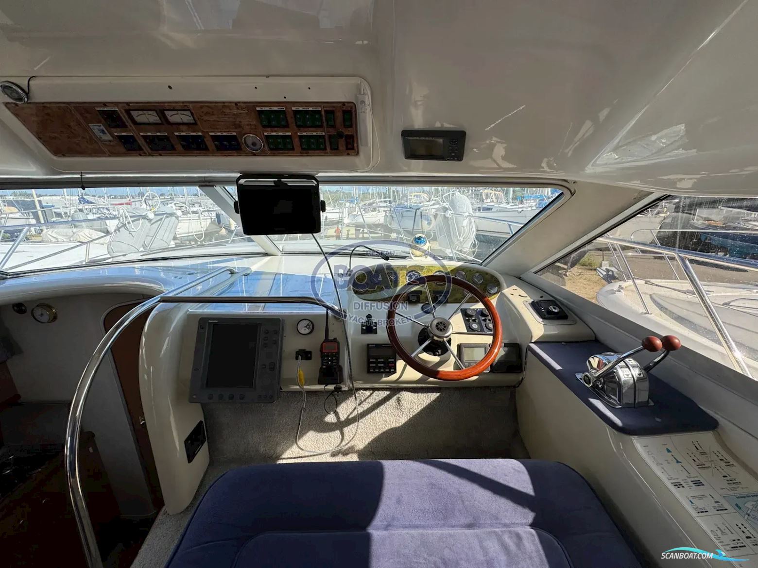 Sealine 360 STATESMAN