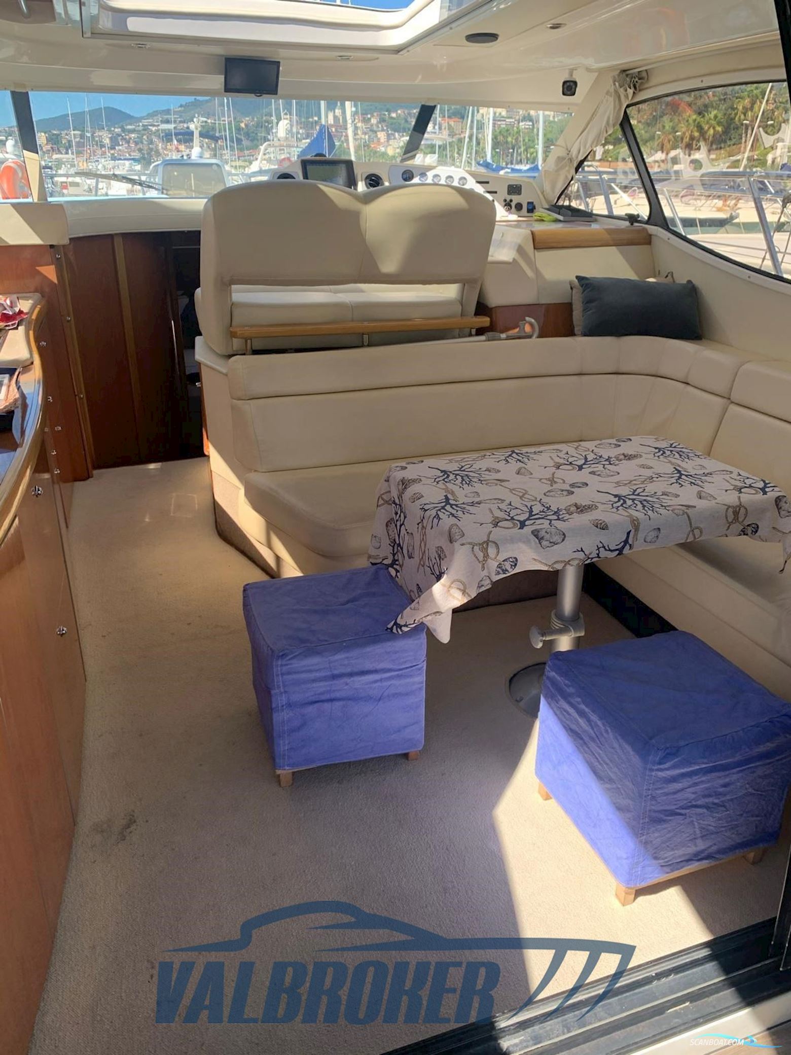 Sealine C 39