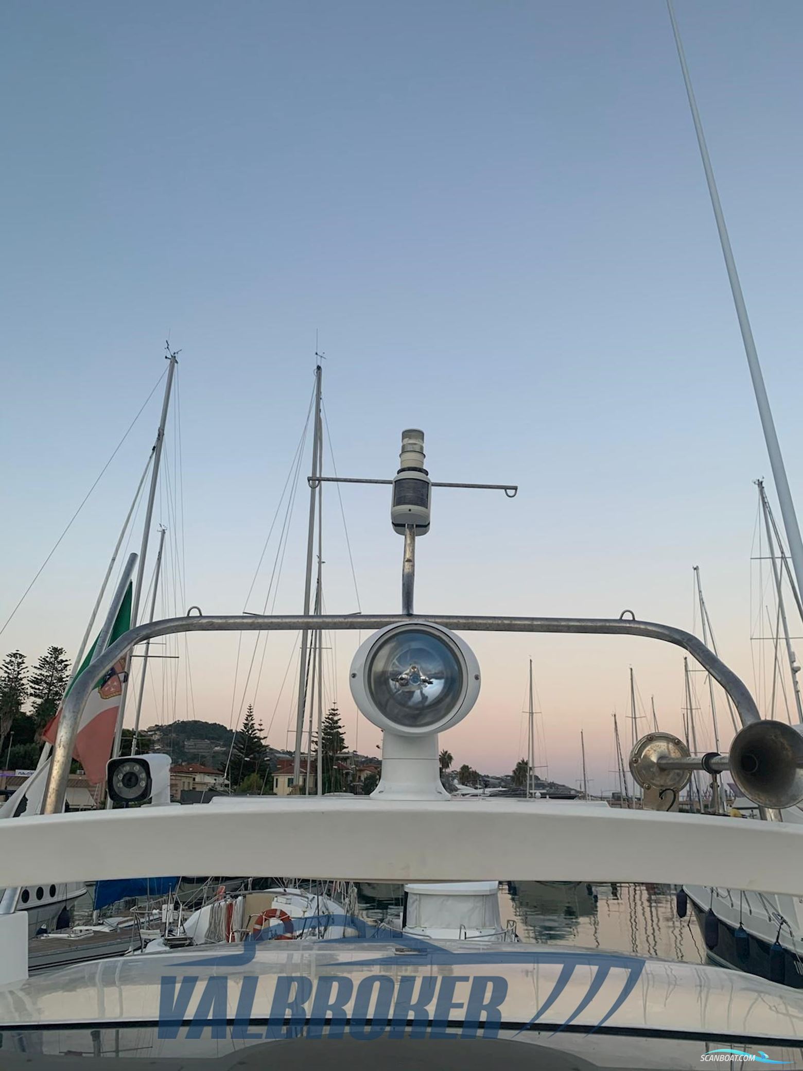 Sealine C 39