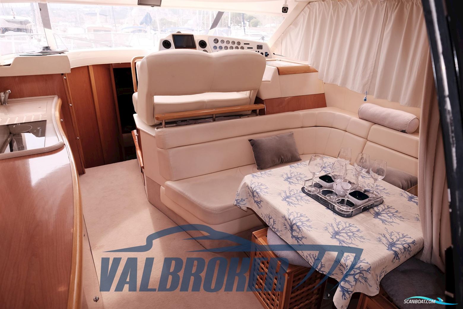 Sealine C 39