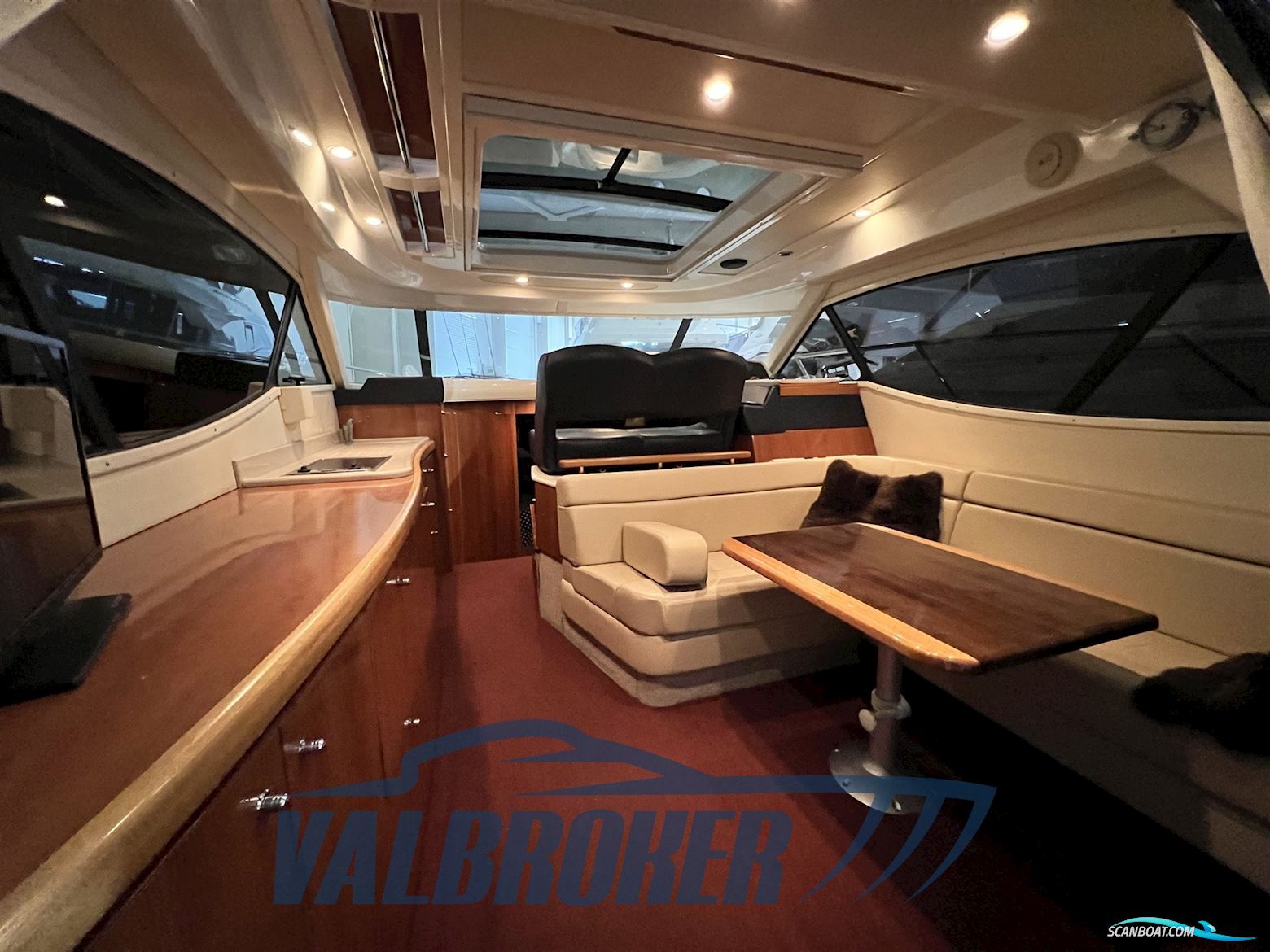 Sealine C 39