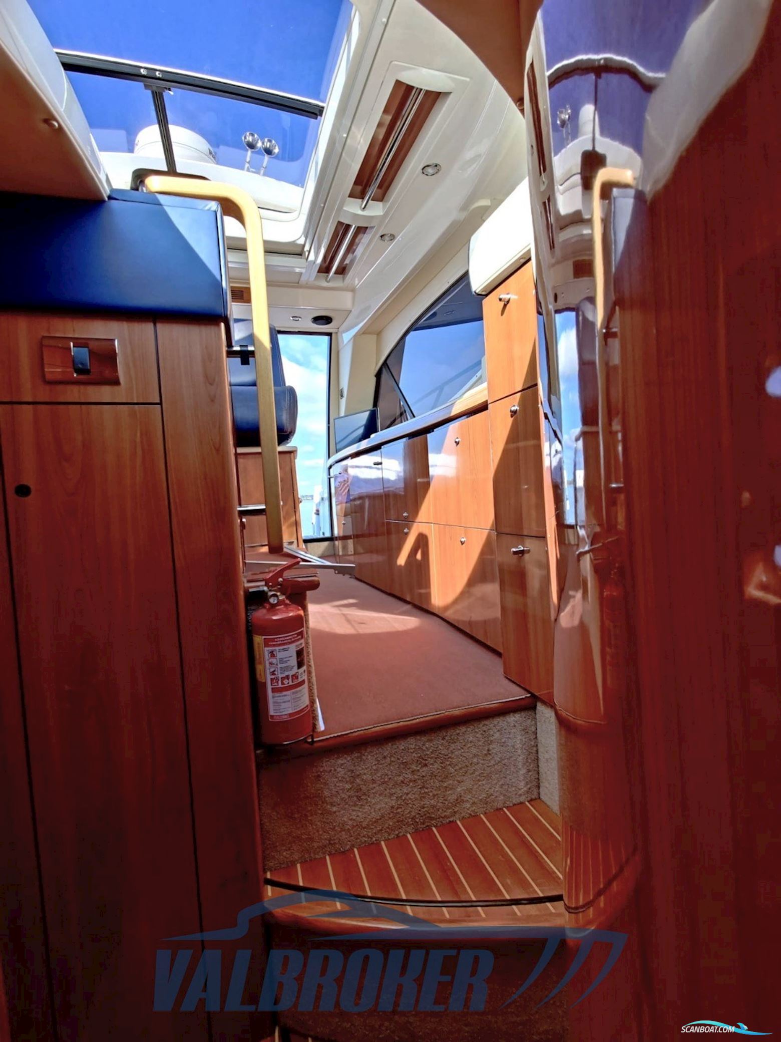 Sealine C 39