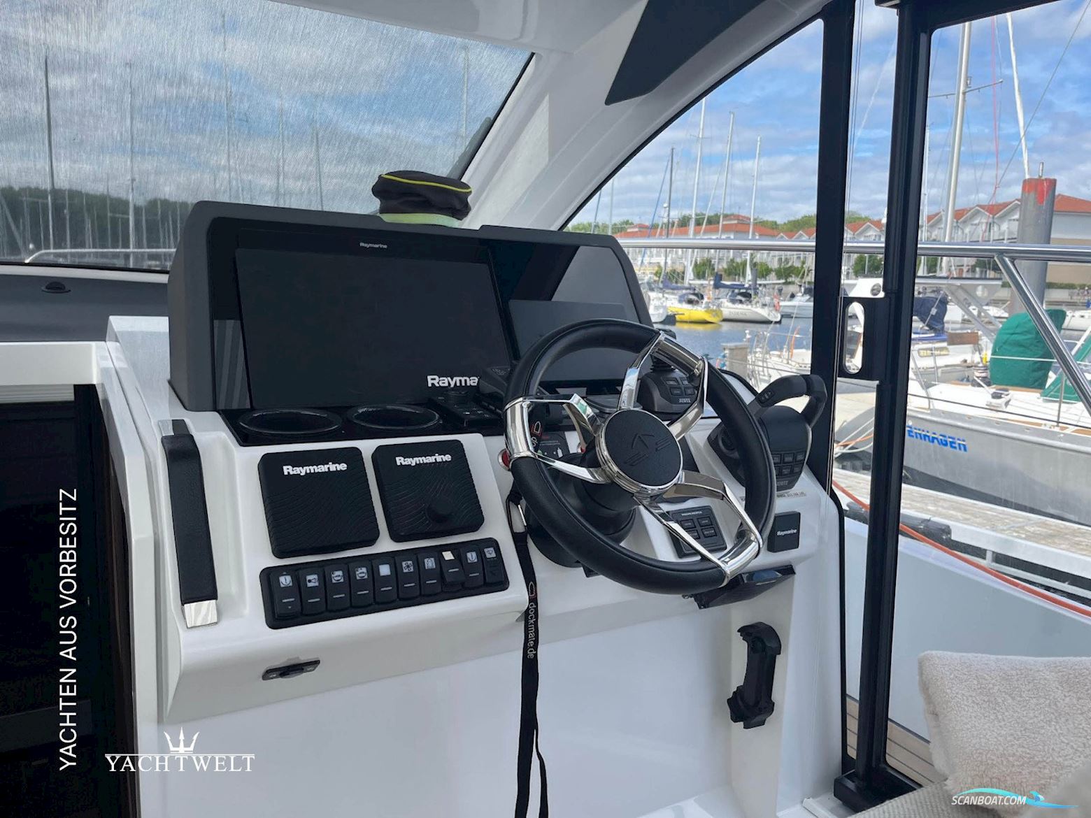 Sealine C 390