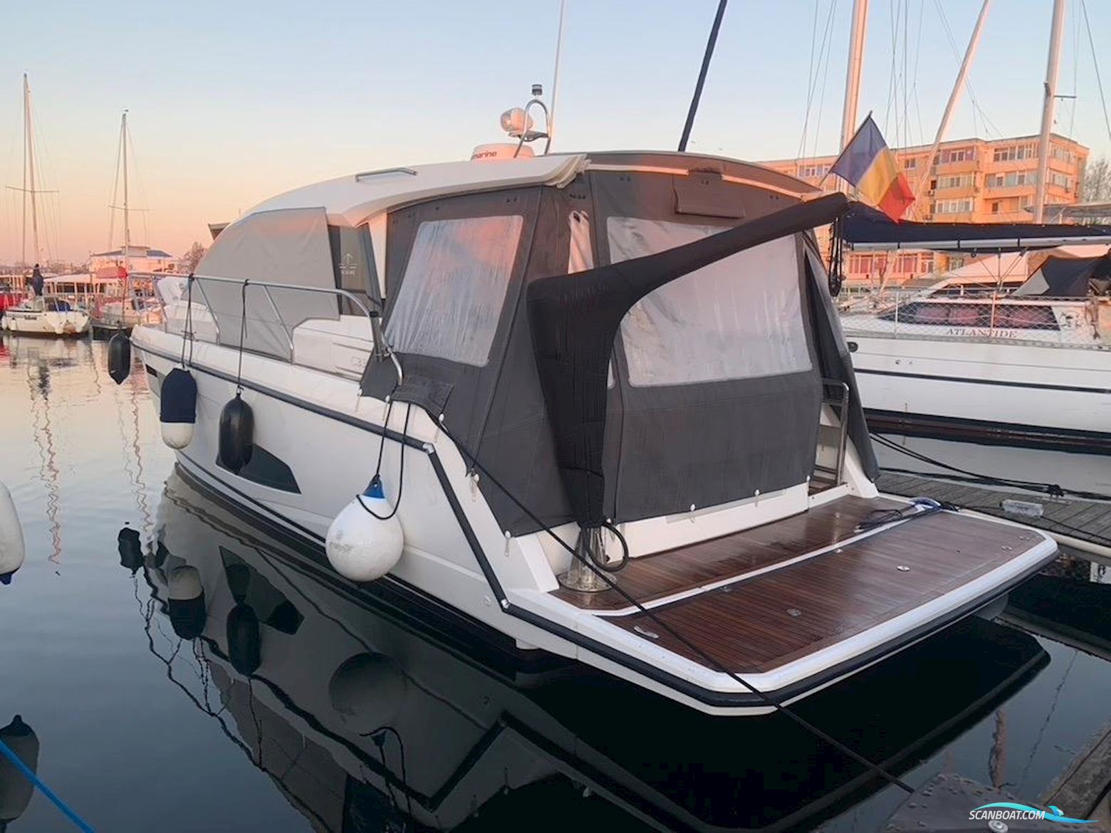 Sealine C330 Motorbåt 2018, med Volvo Penta motor, Ingen landinfo