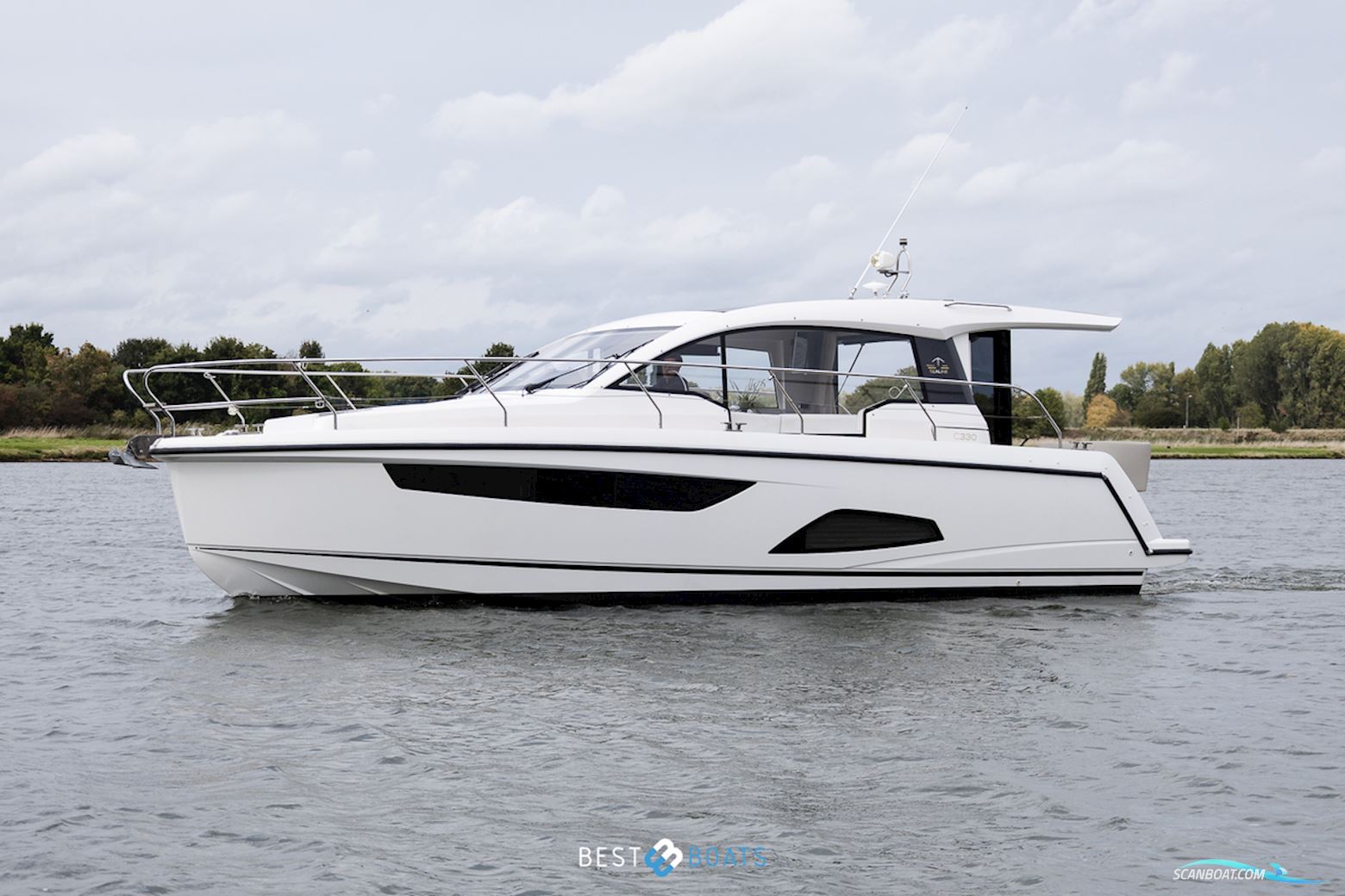 Sealine C330