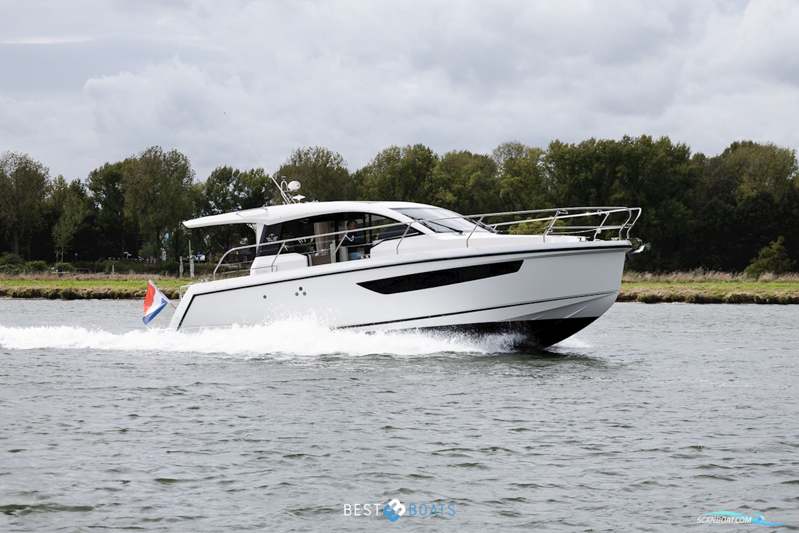 Sealine C330