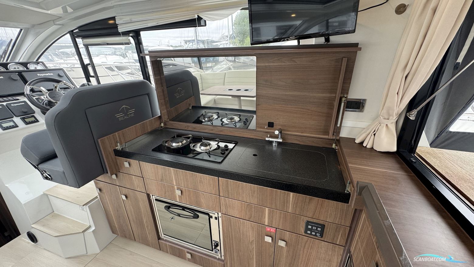 Sealine C330