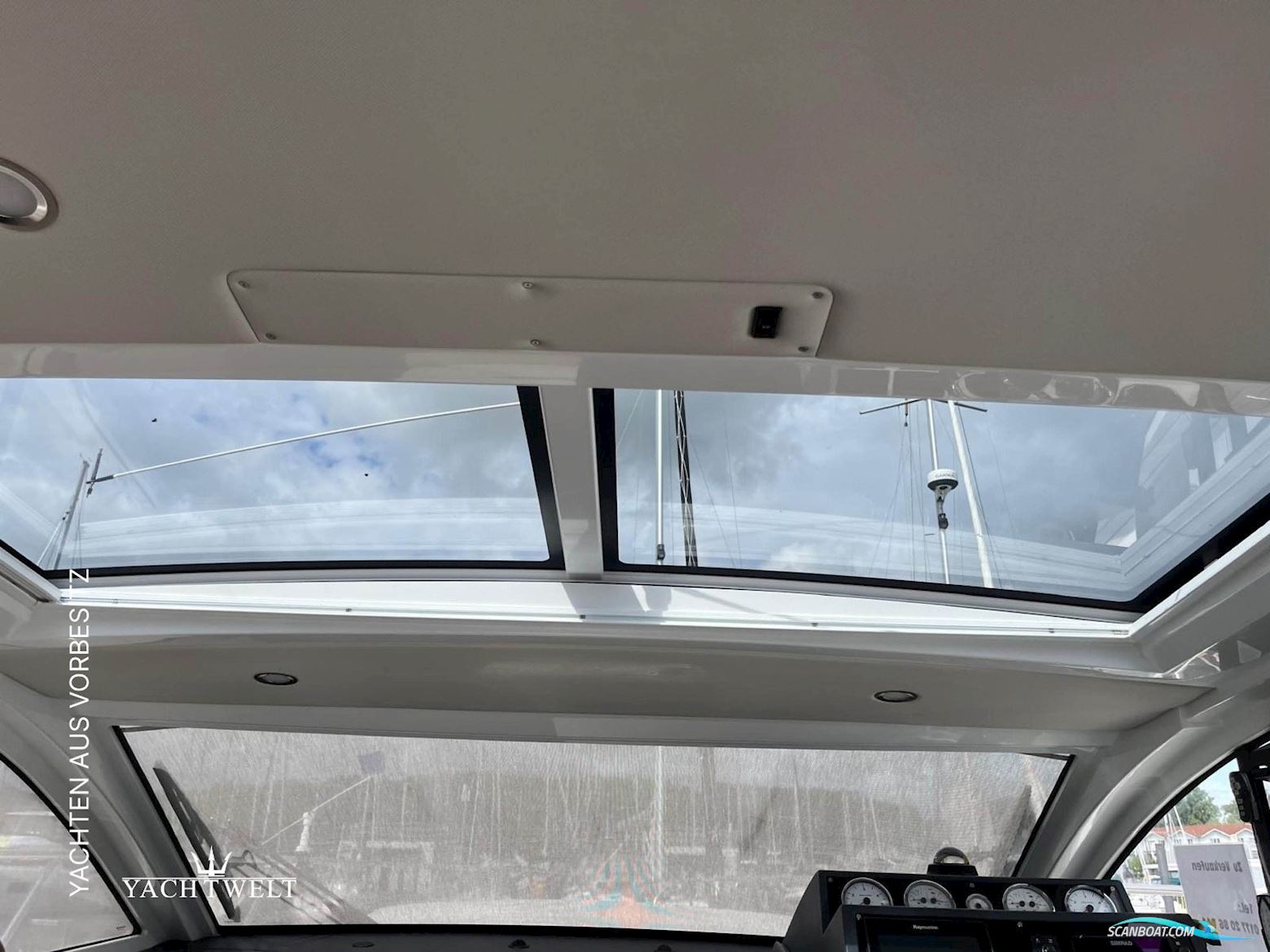 Sealine C330