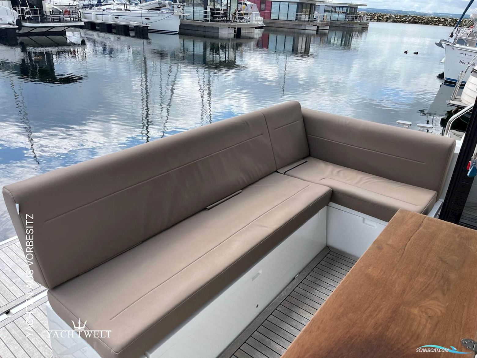 Sealine C330