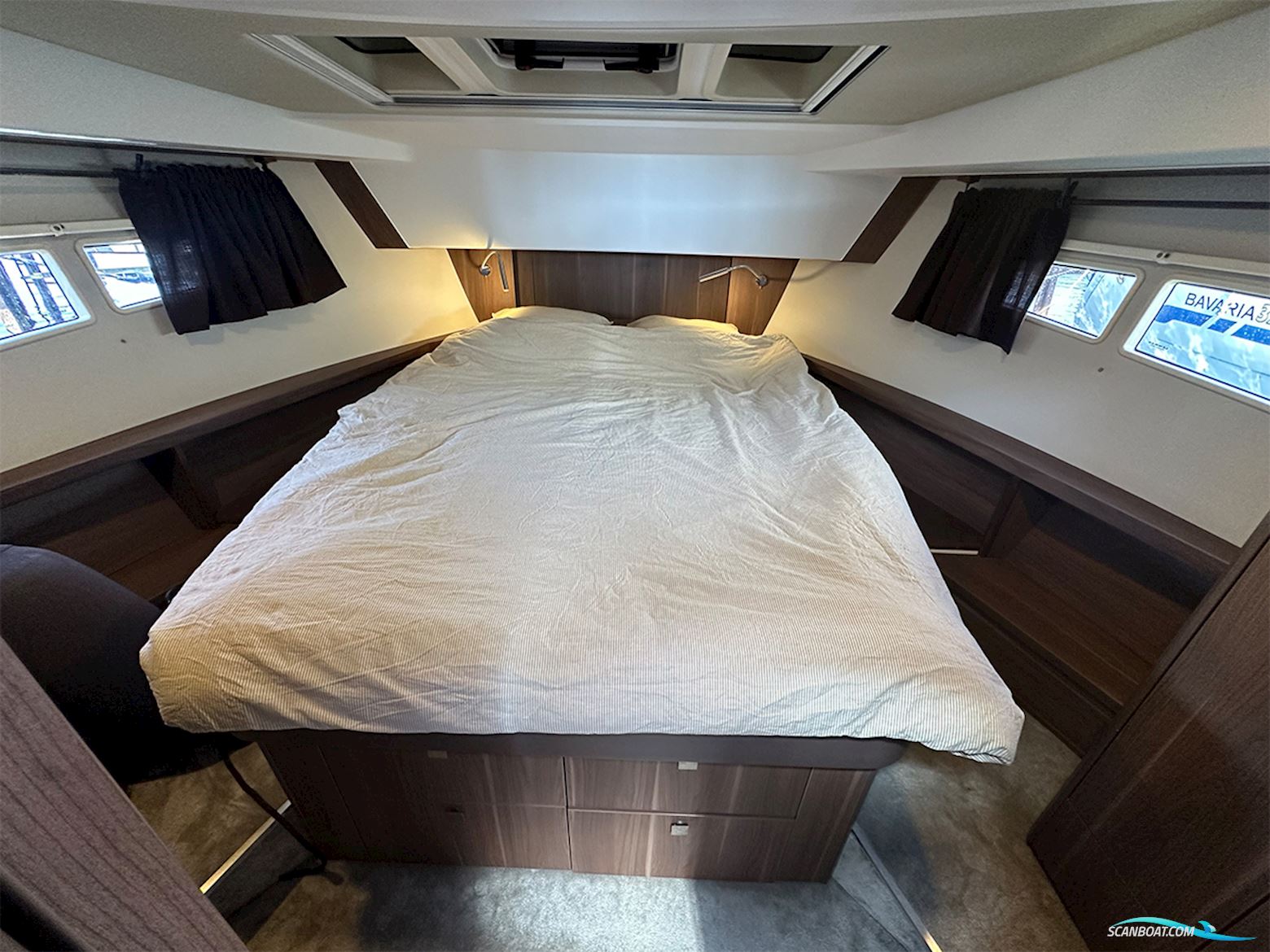 Sealine C330