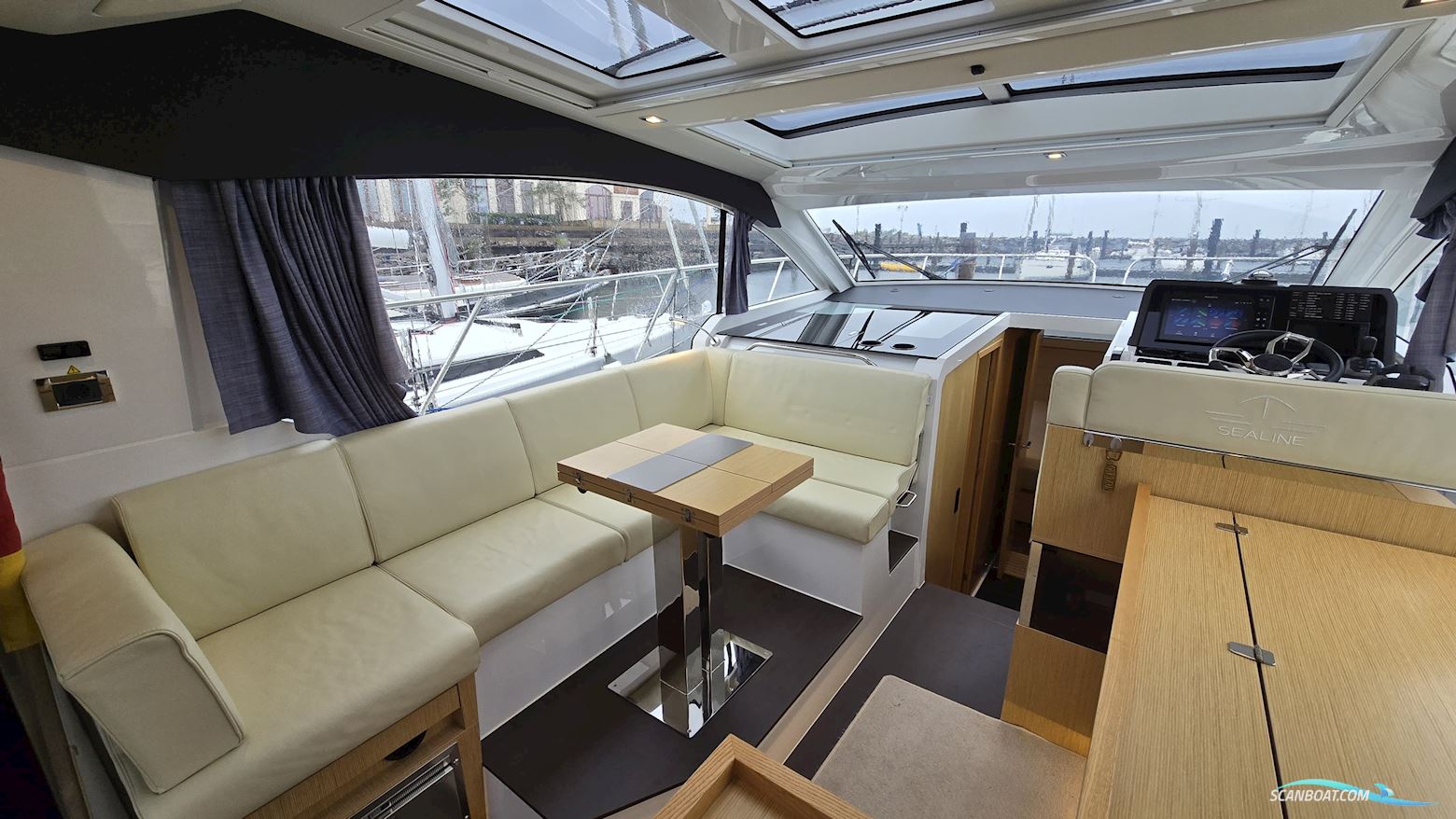 Sealine C390