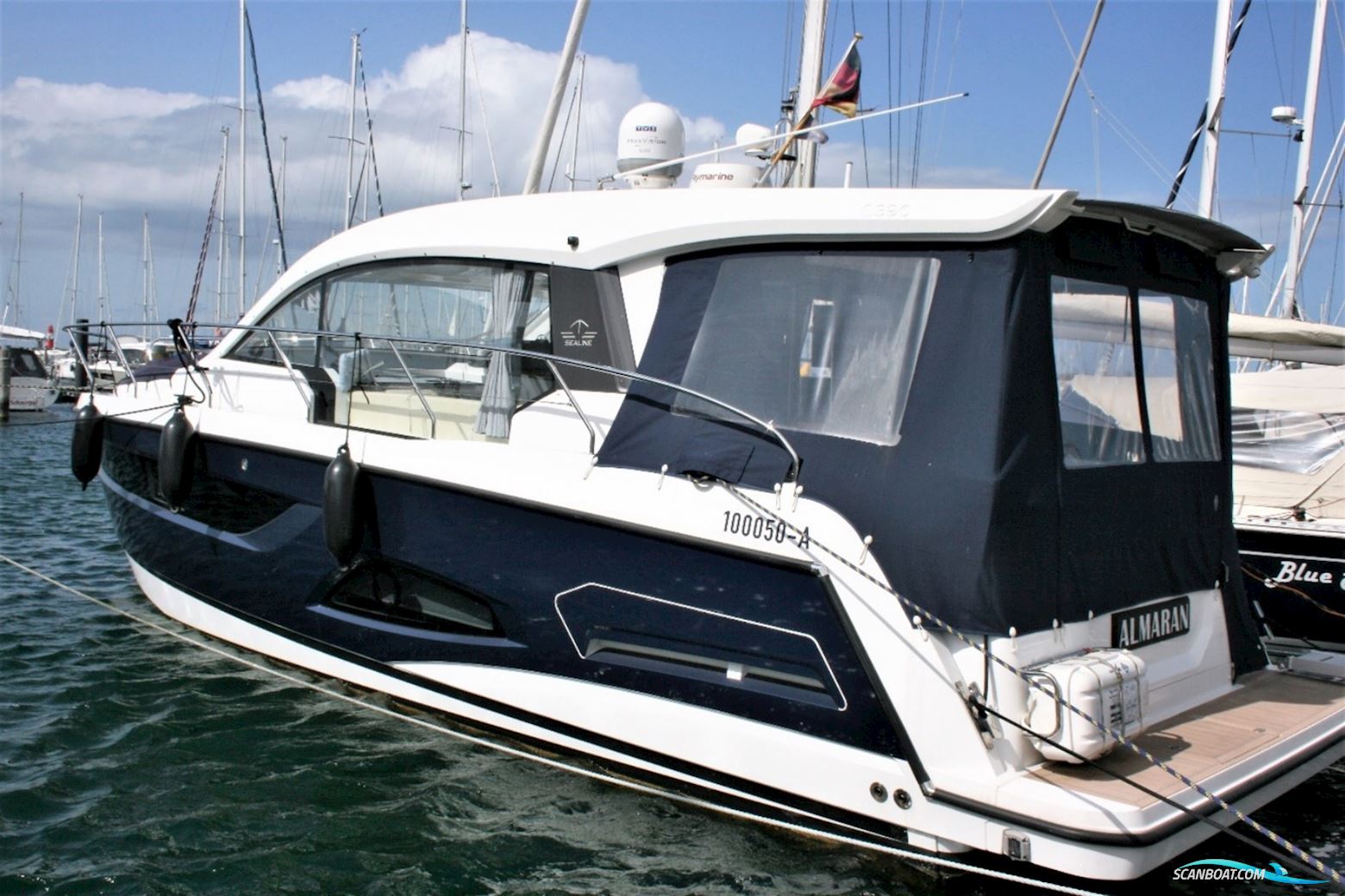 Sealine C390