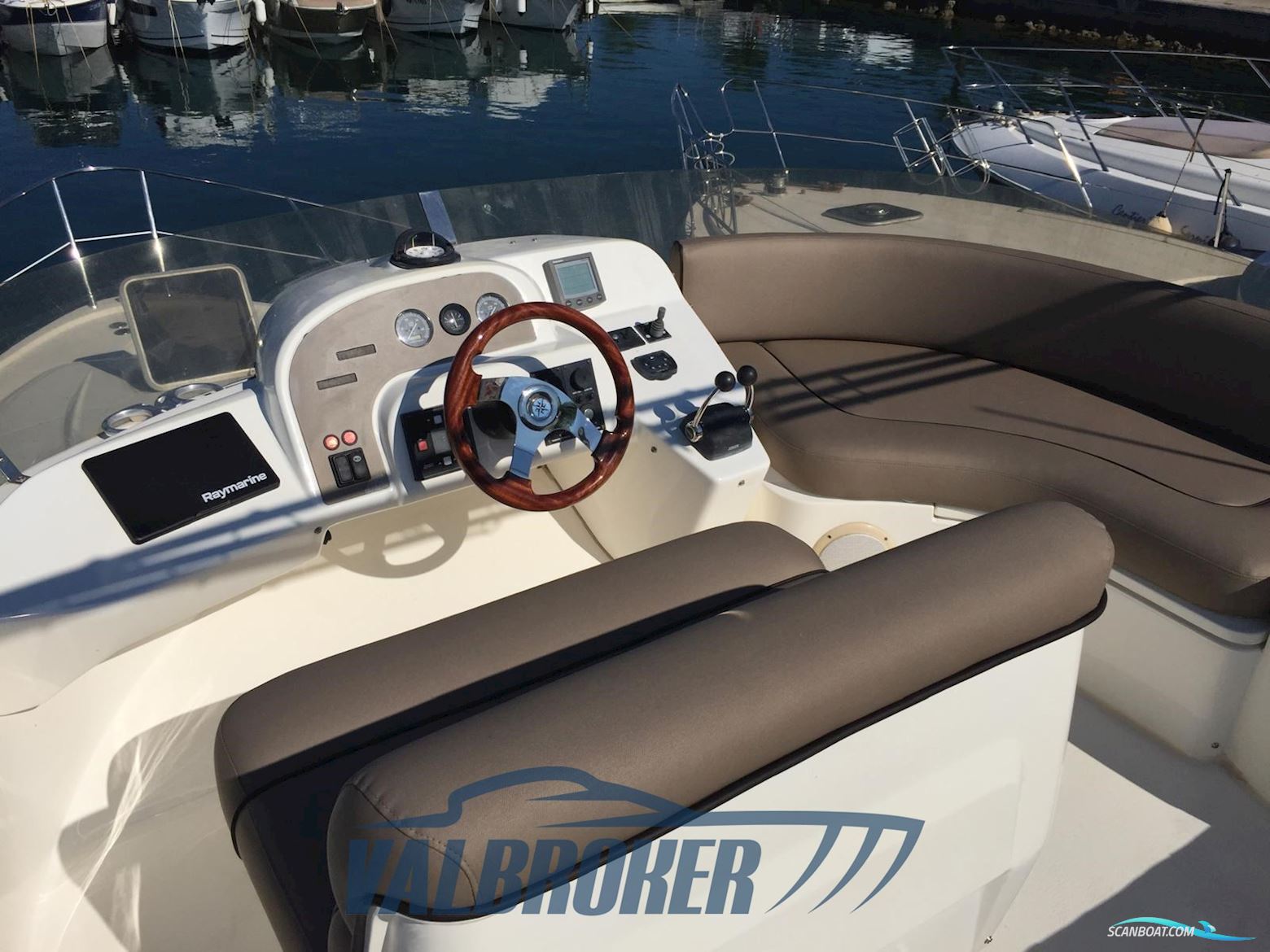 Sealine F 37