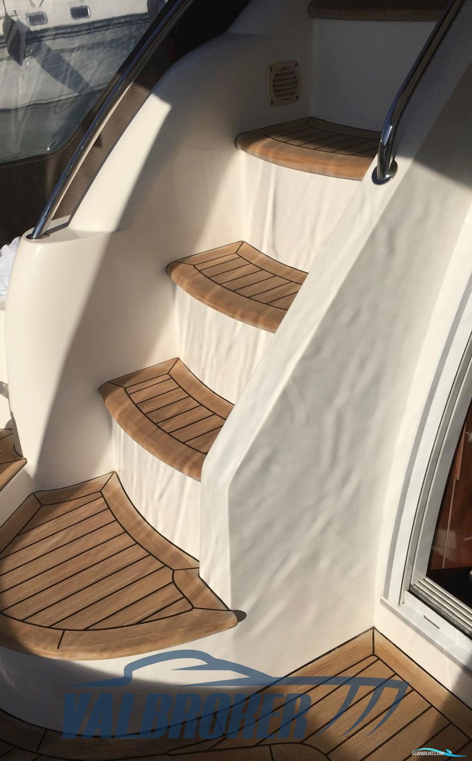 Sealine F 37
