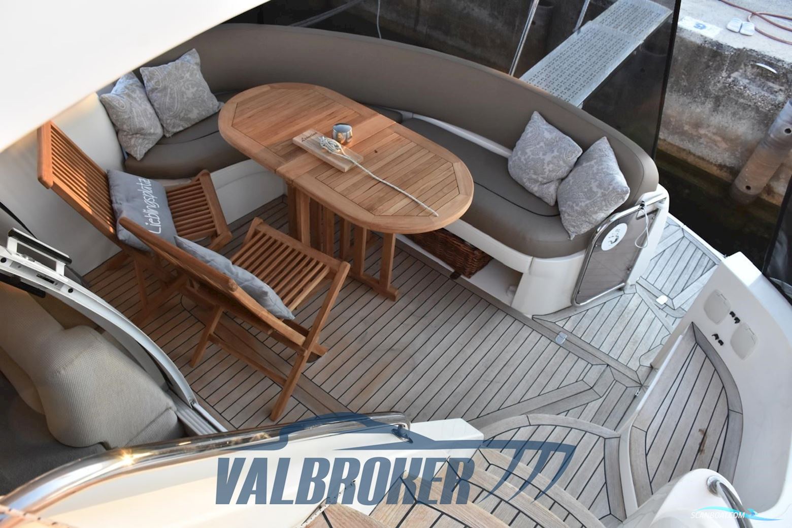 Sealine F 37