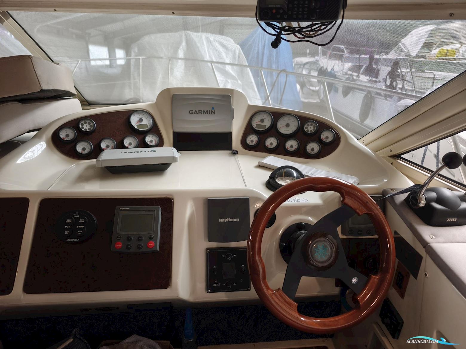 Sealine F 37