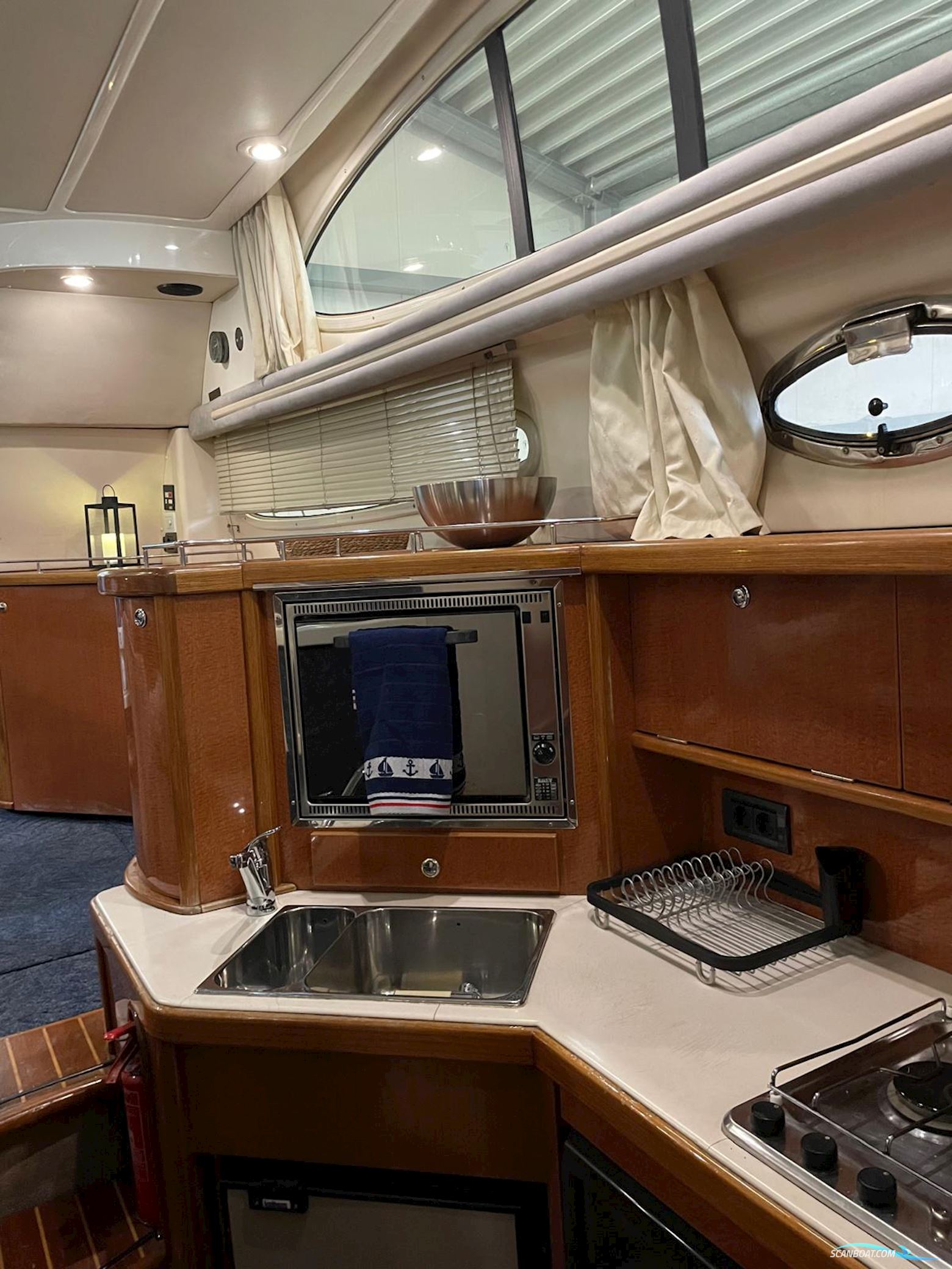 Sealine F 37