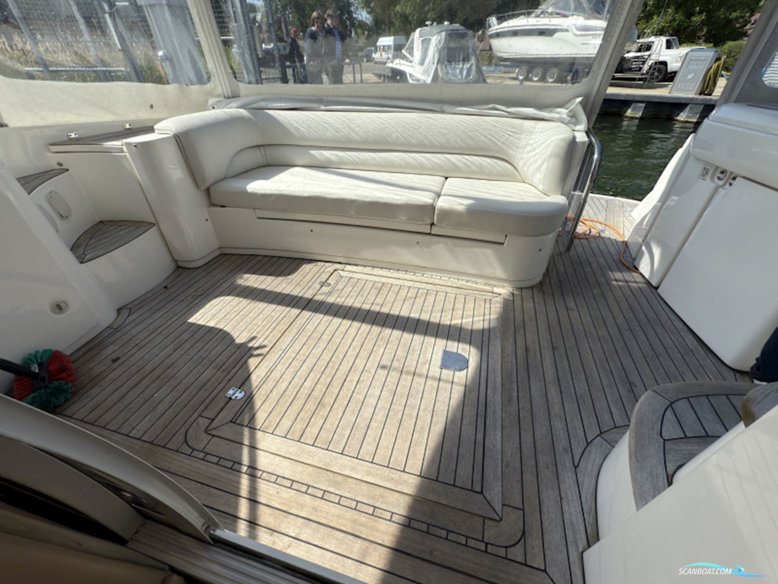 Sealine F 42.5