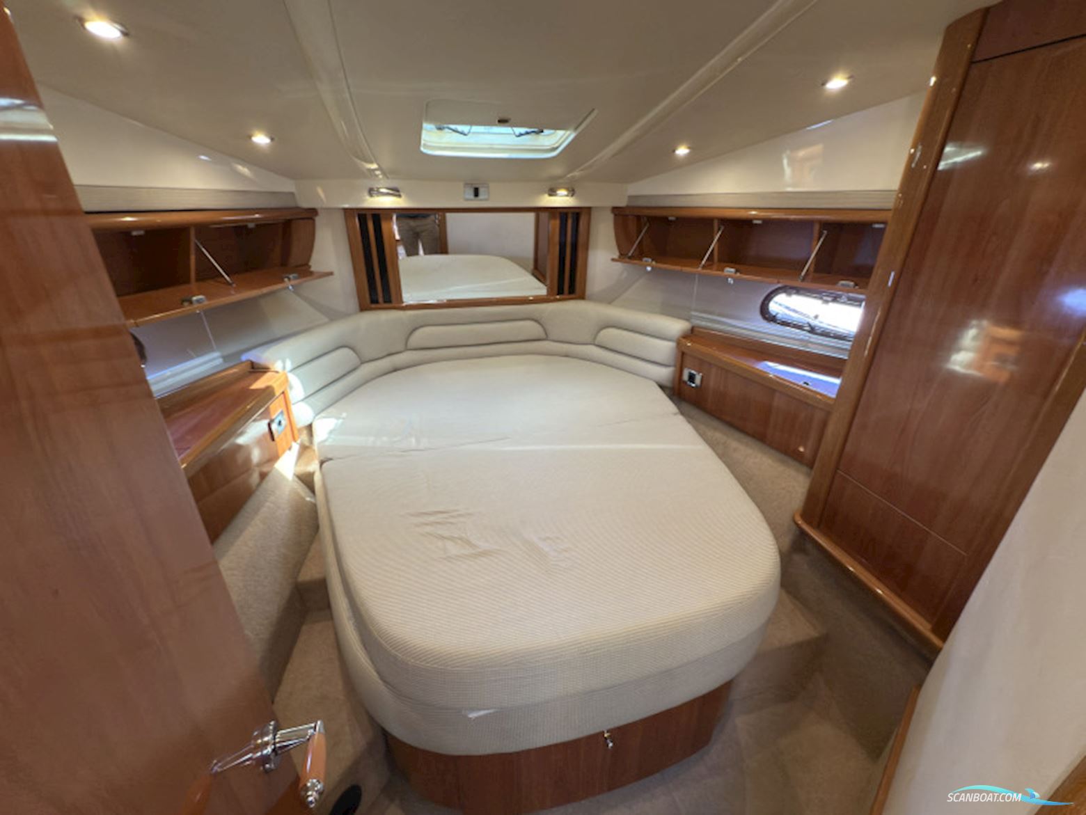 Sealine F 42.5