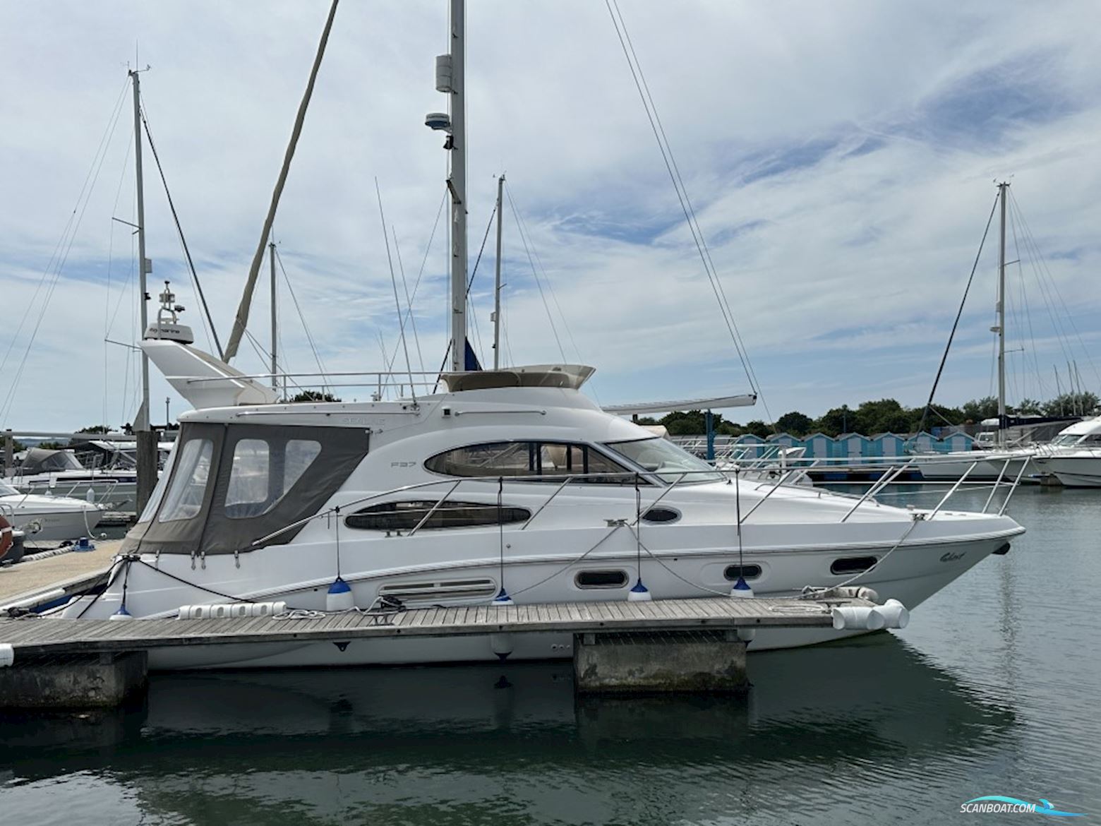 Sealine F37