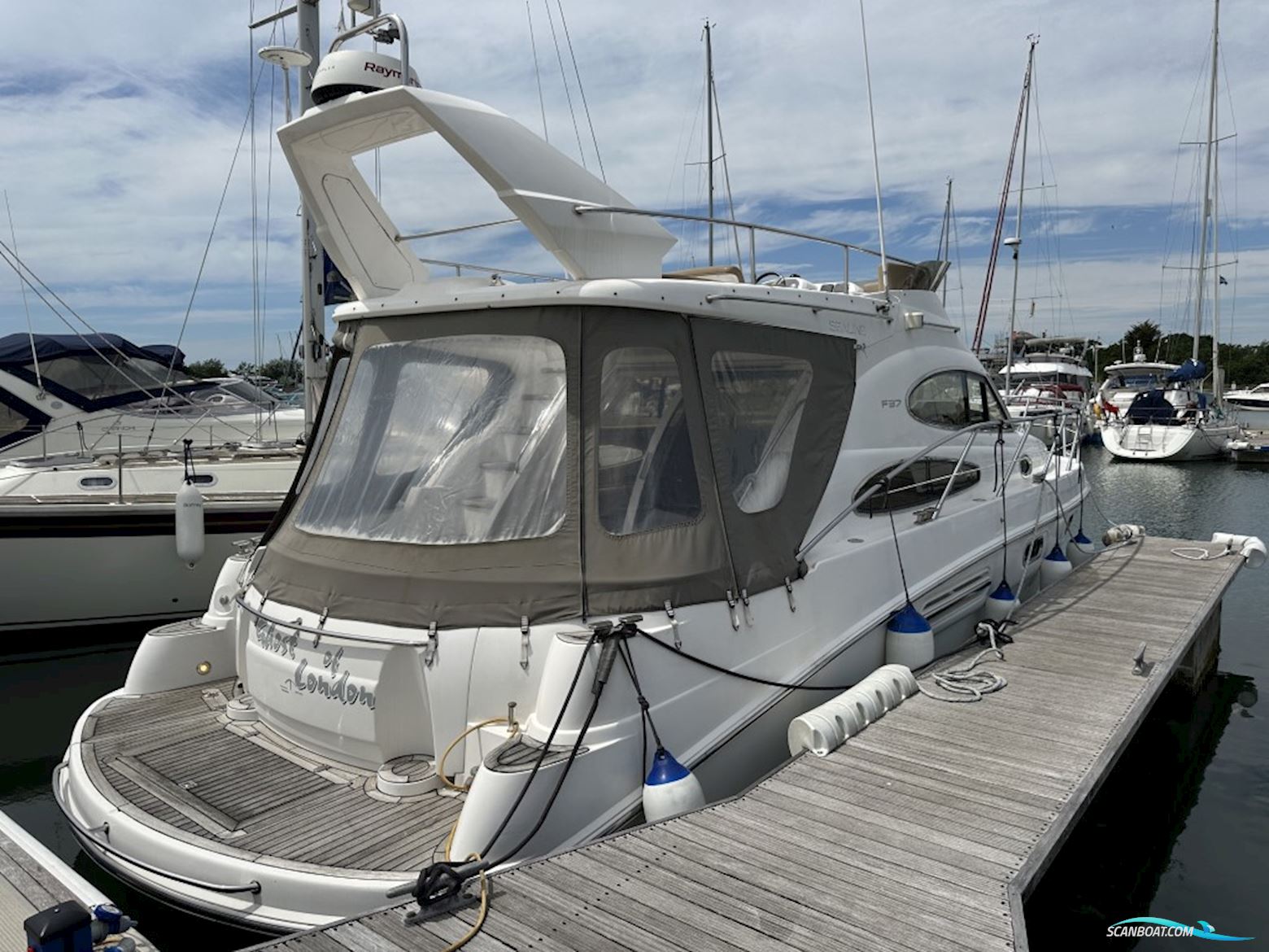 Sealine F37