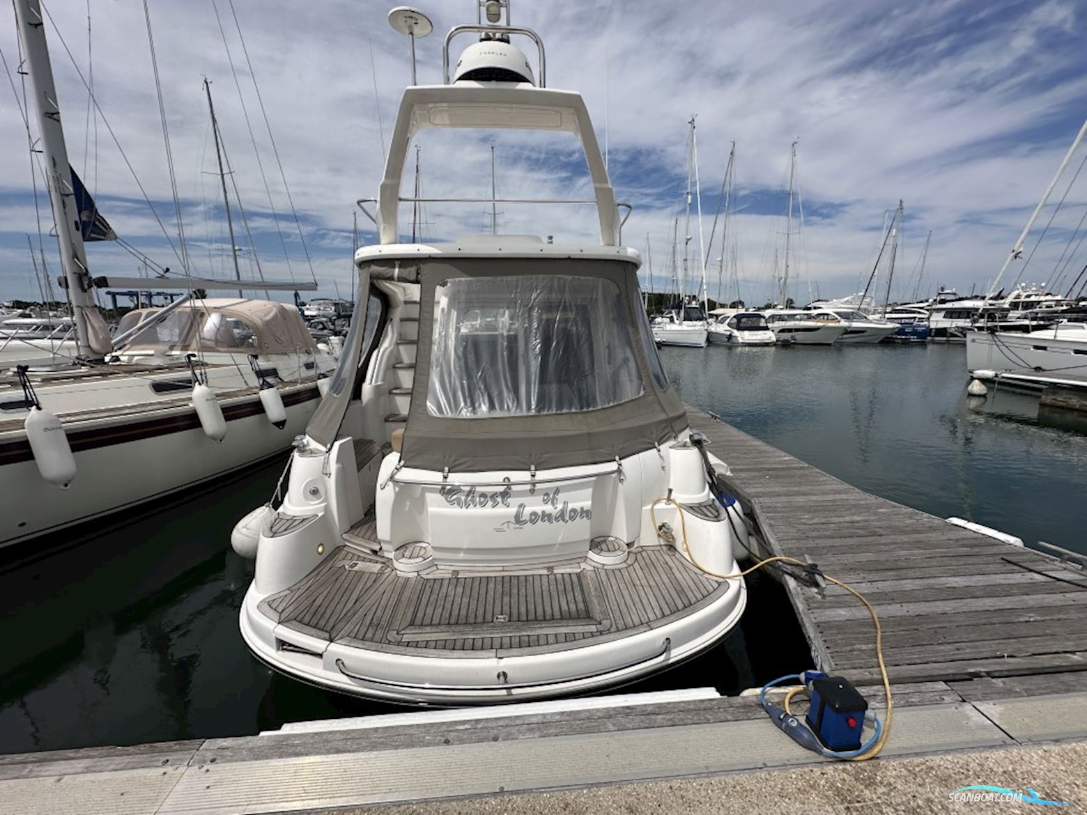 Sealine F37