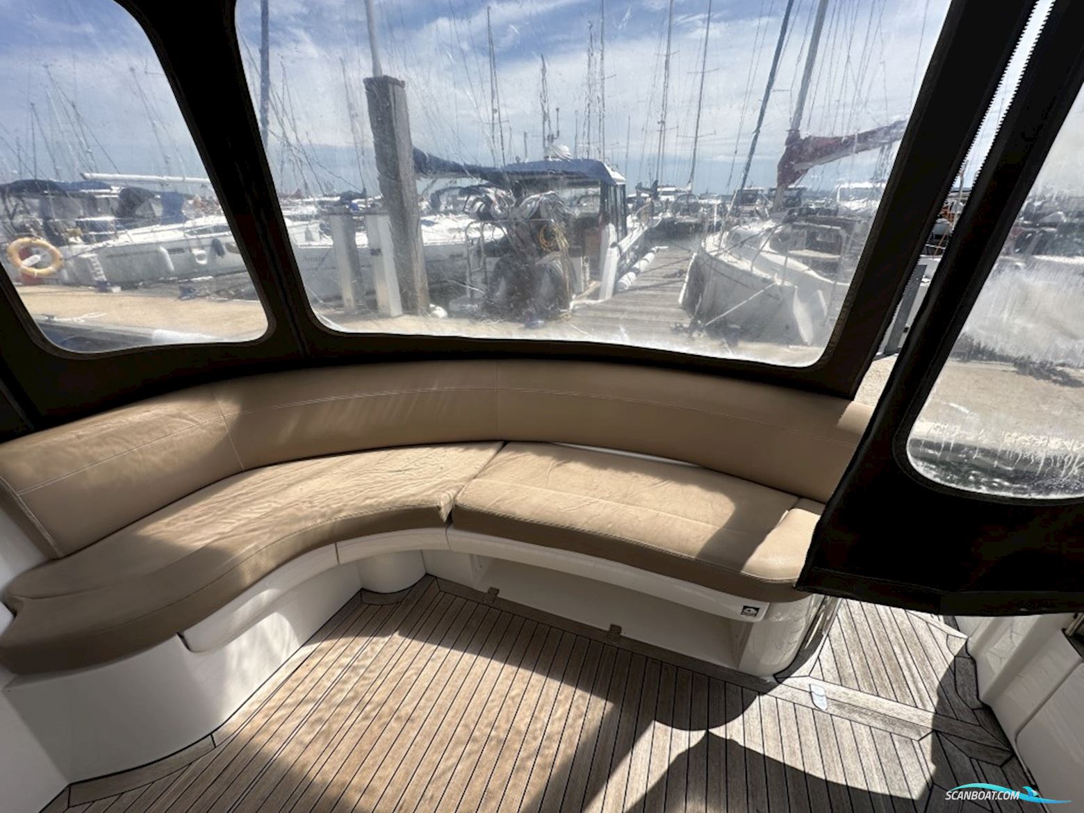 Sealine F37
