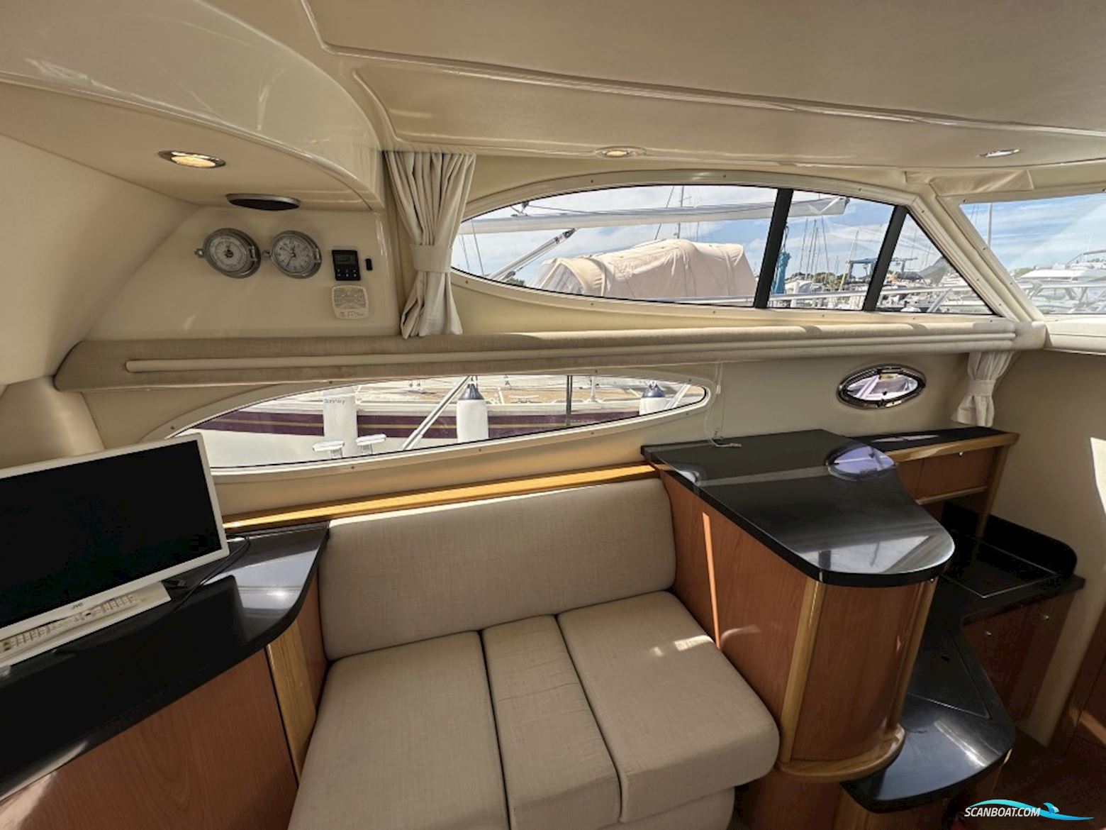 Sealine F37
