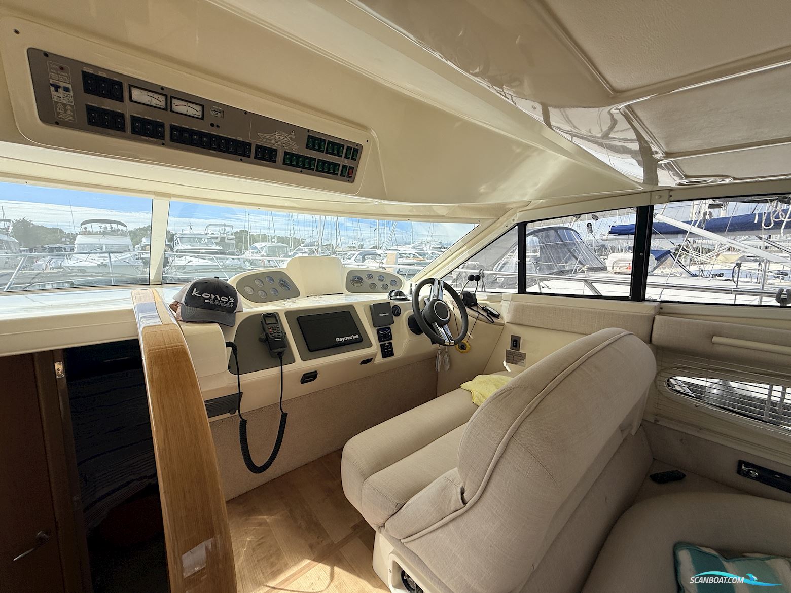Sealine F37