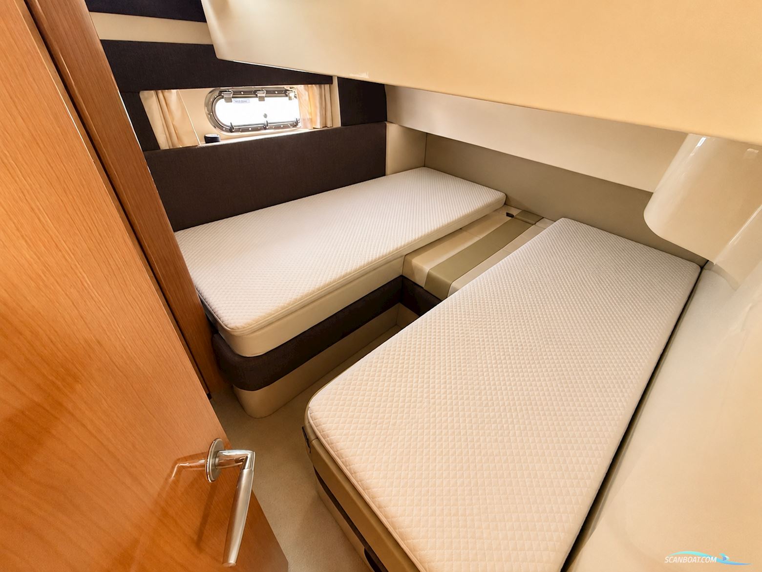 Sealine F37