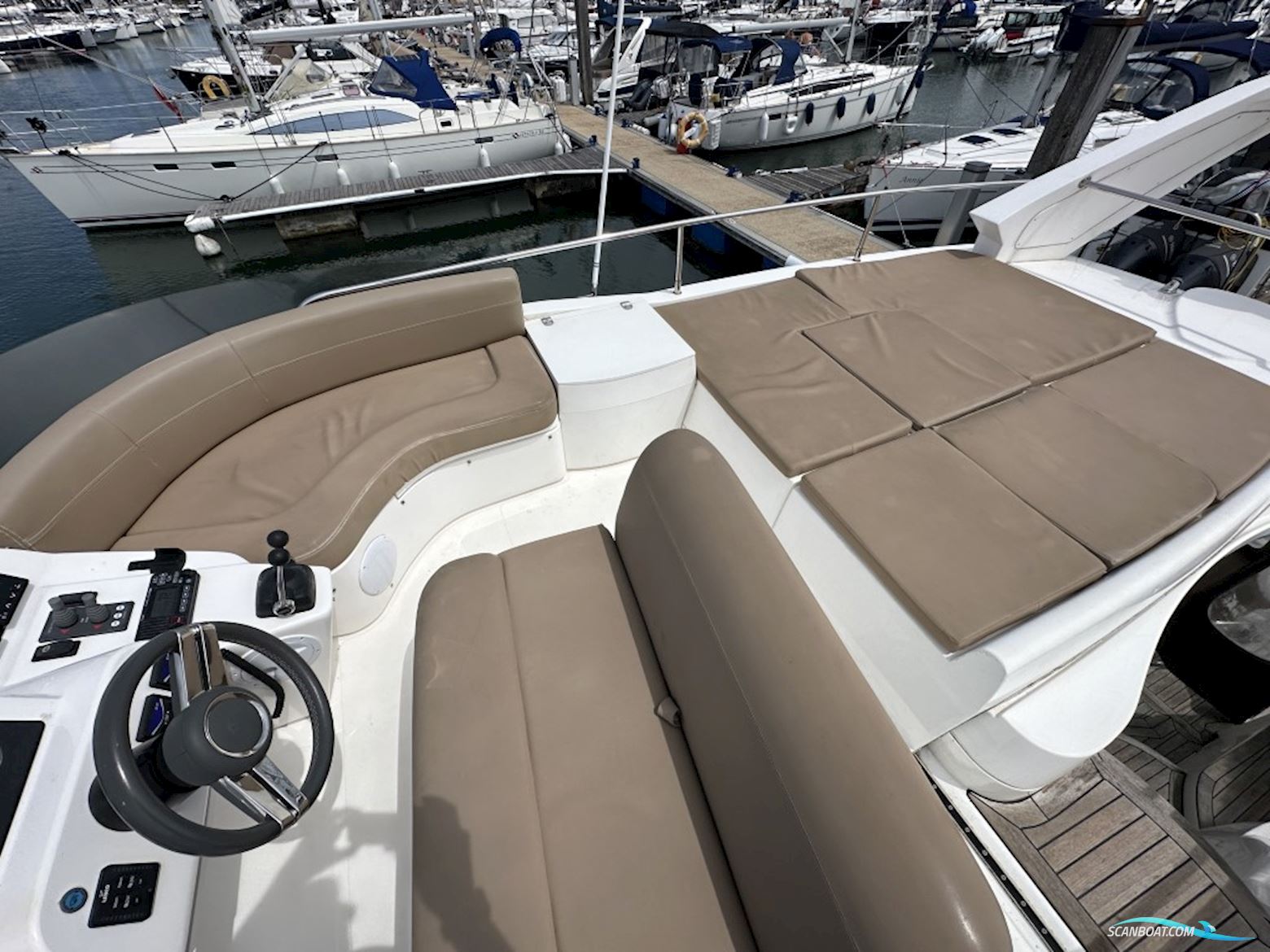 Sealine F37