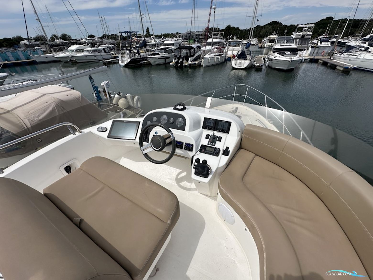 Sealine F37
