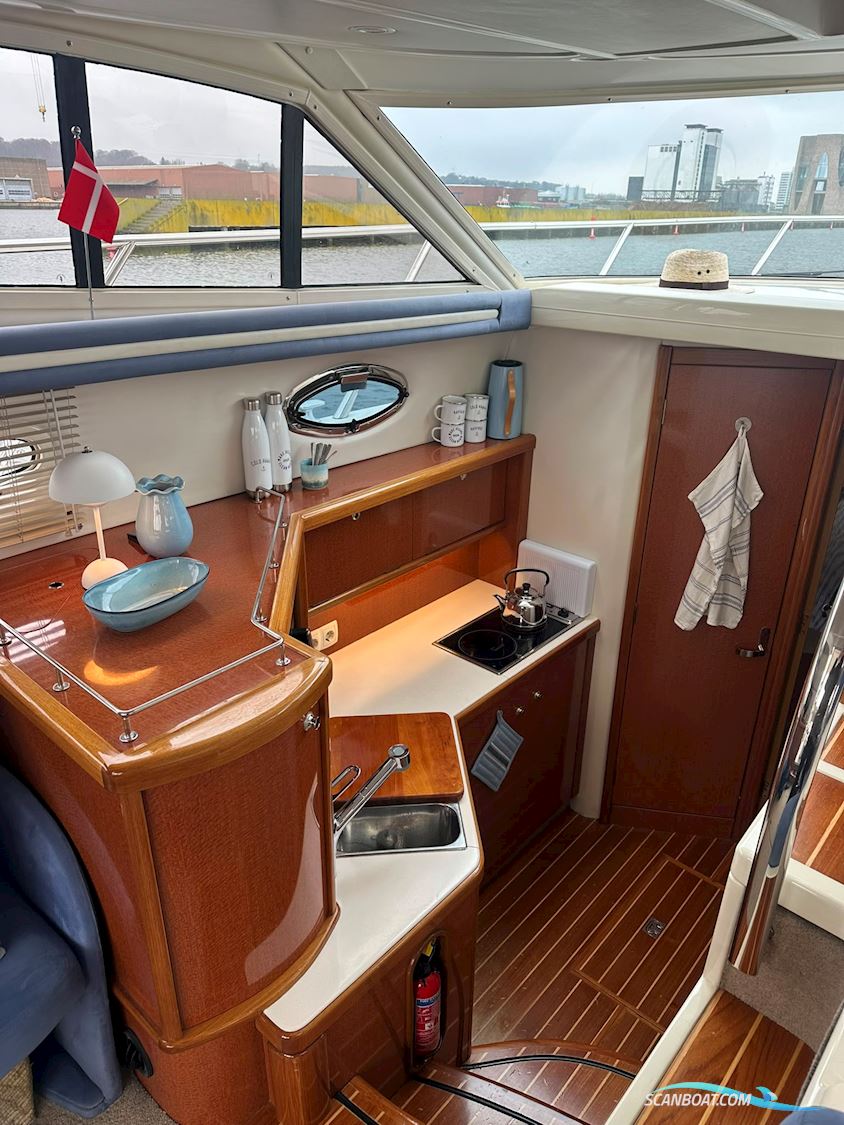 Sealine F37