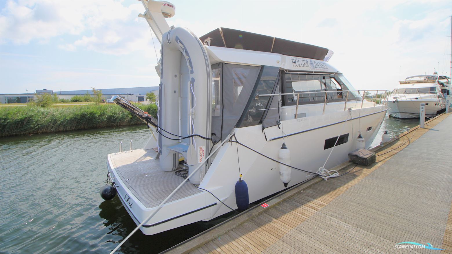 Sealine F42 