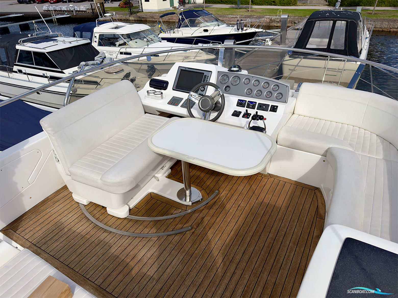 Sealine F42/5