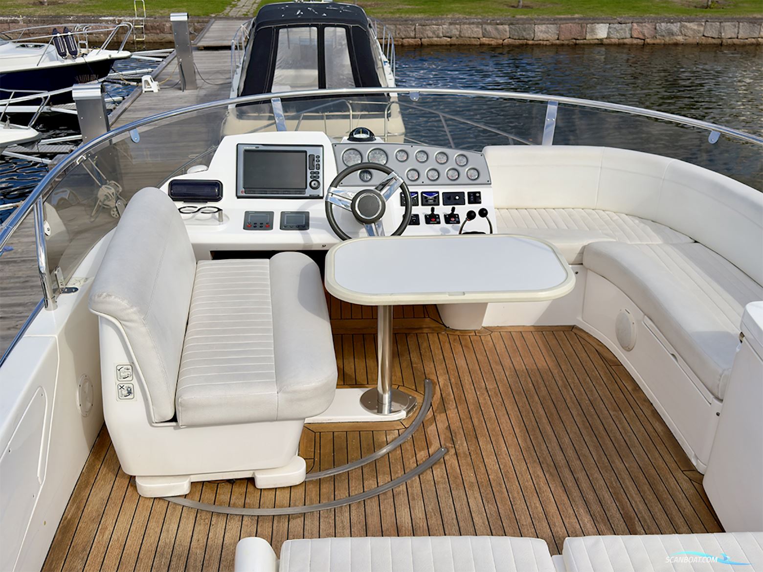 Sealine F42/5
