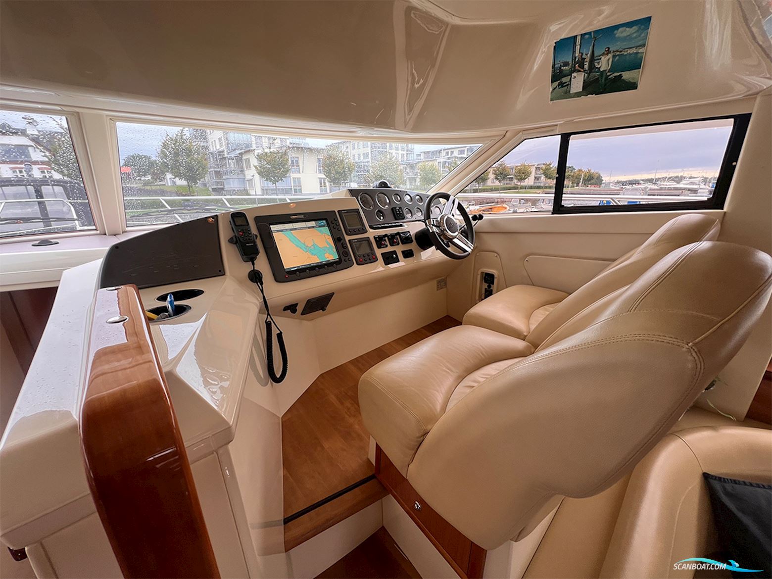 Sealine F42/5