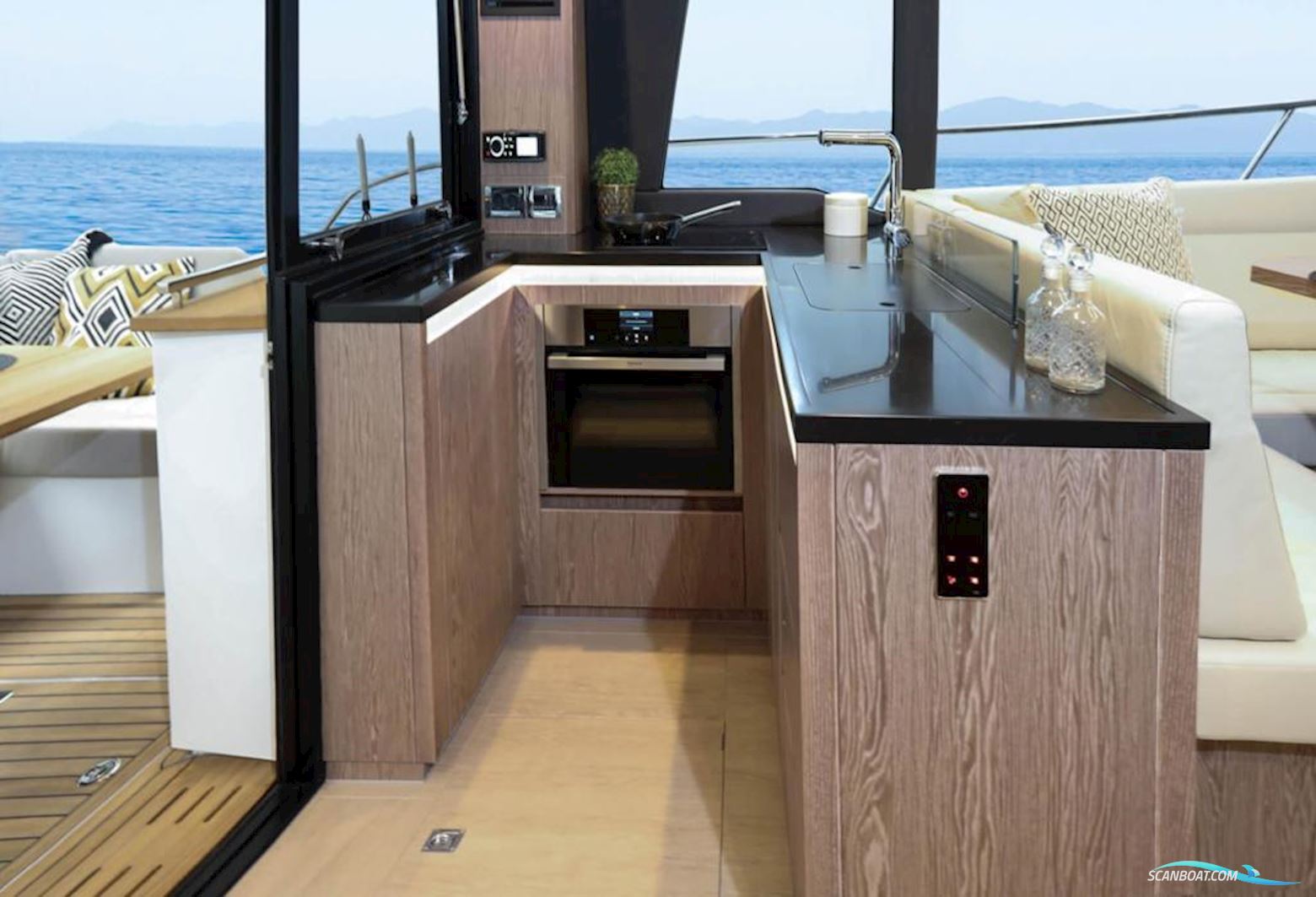 Sealine F430