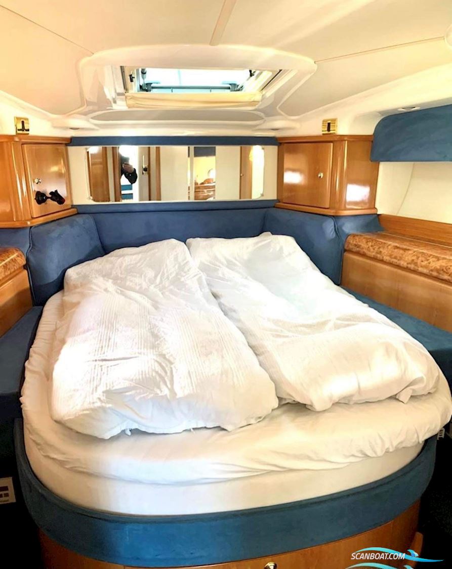 Sealine F44, Flybridge