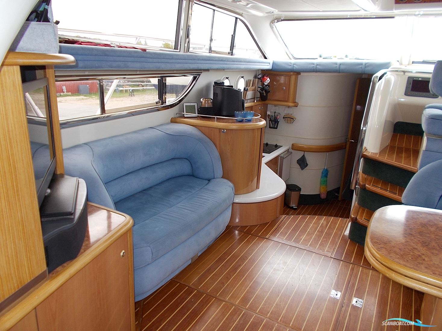 Sealine F44