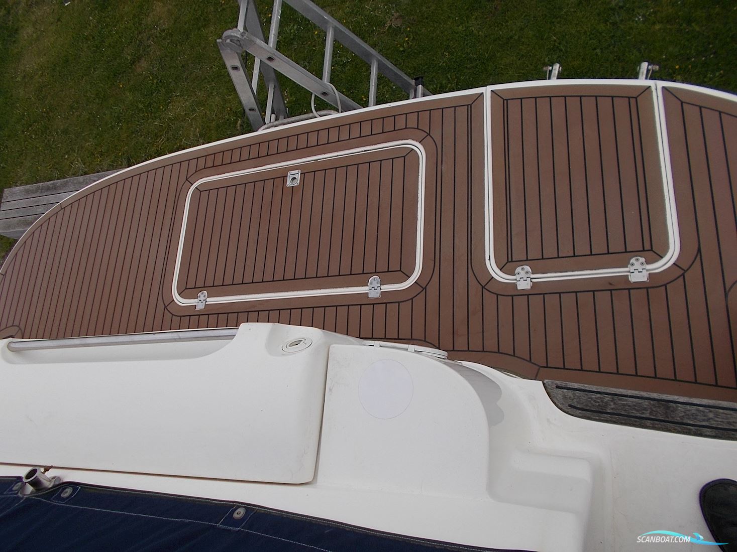 Sealine F44