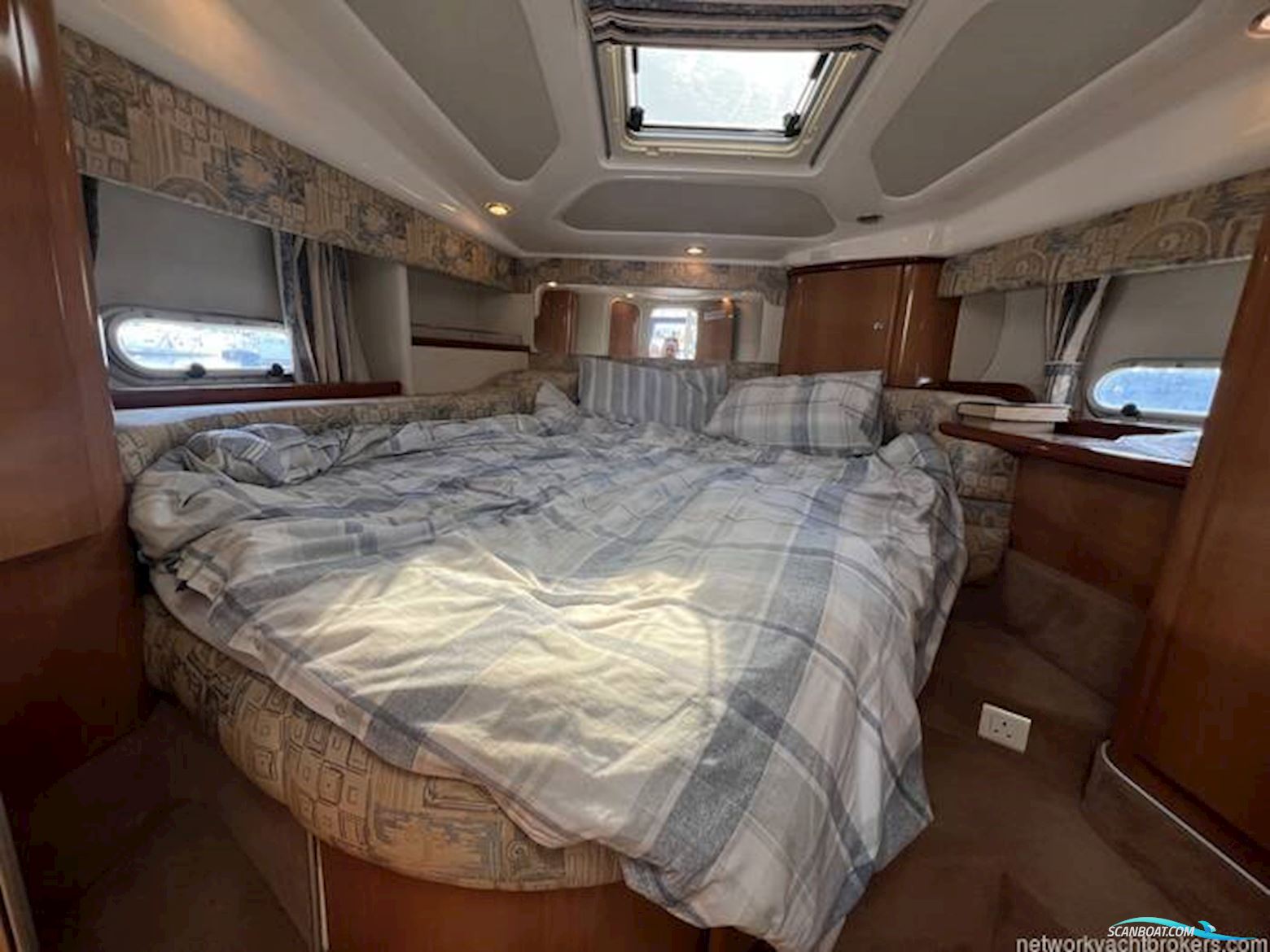 Sealine International 330 Statesman