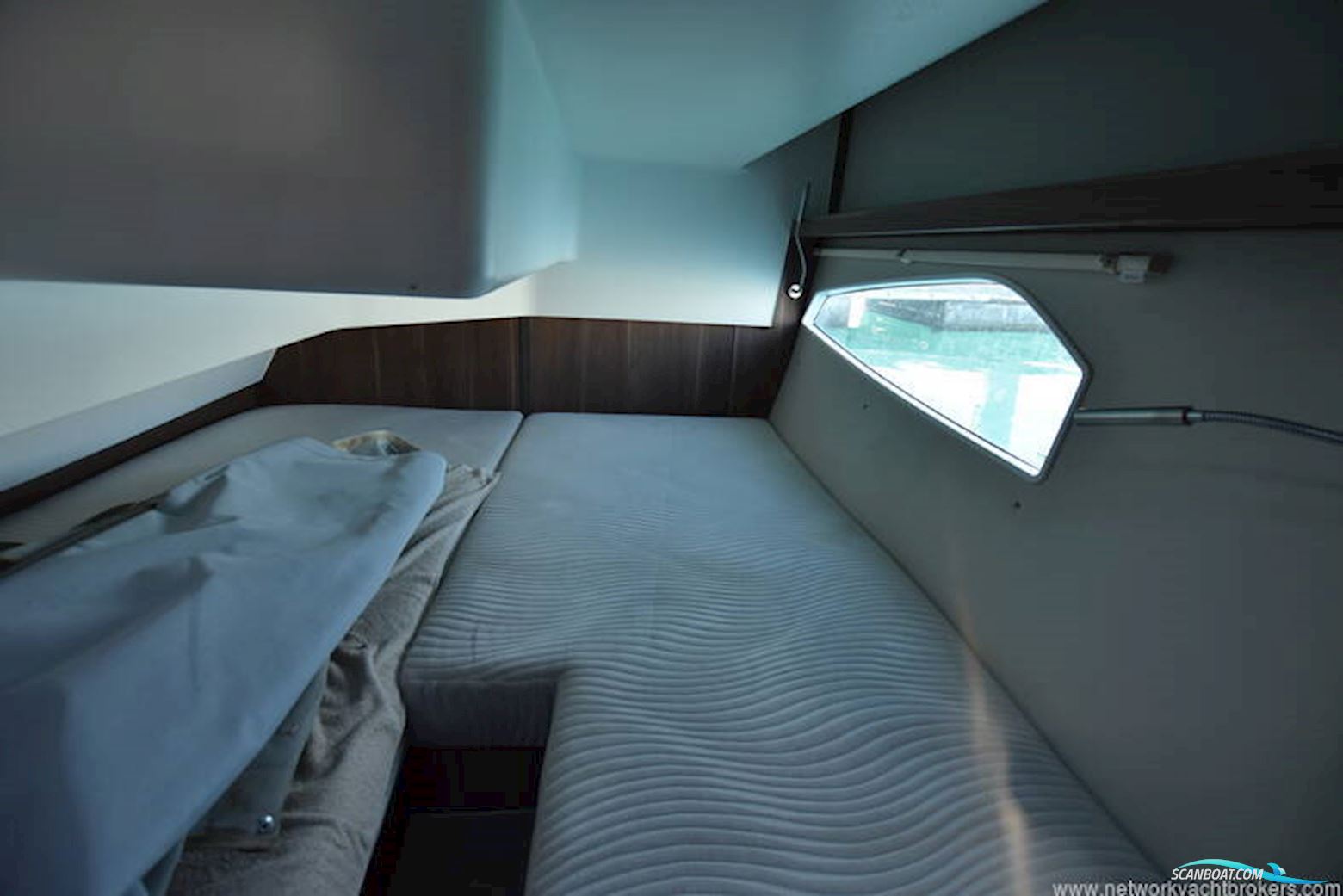 Sealine International C330