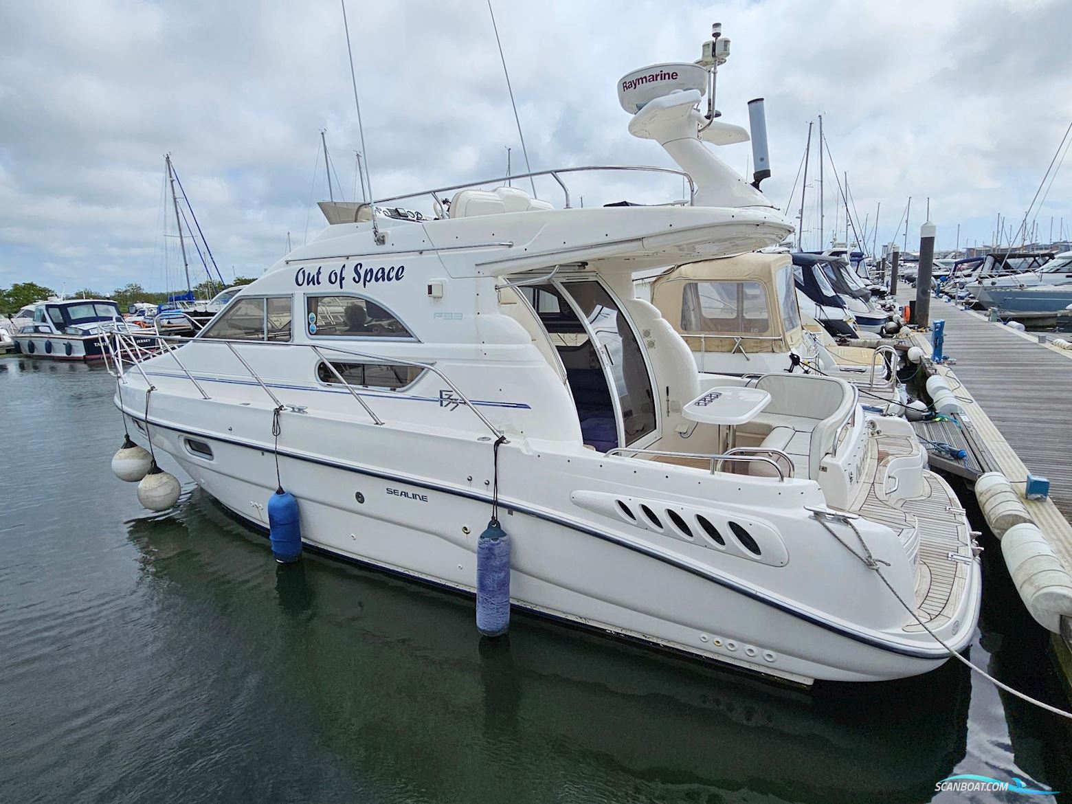 Sealine International F33