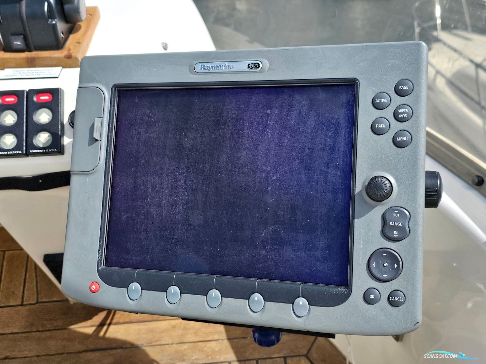 Sealine International F33