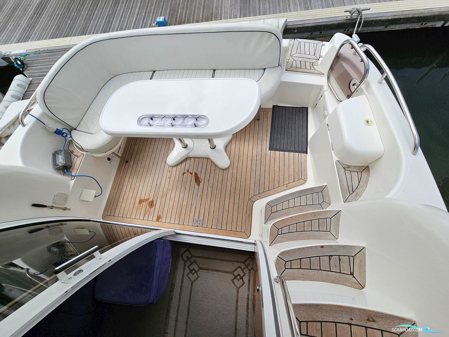 Sealine International F33