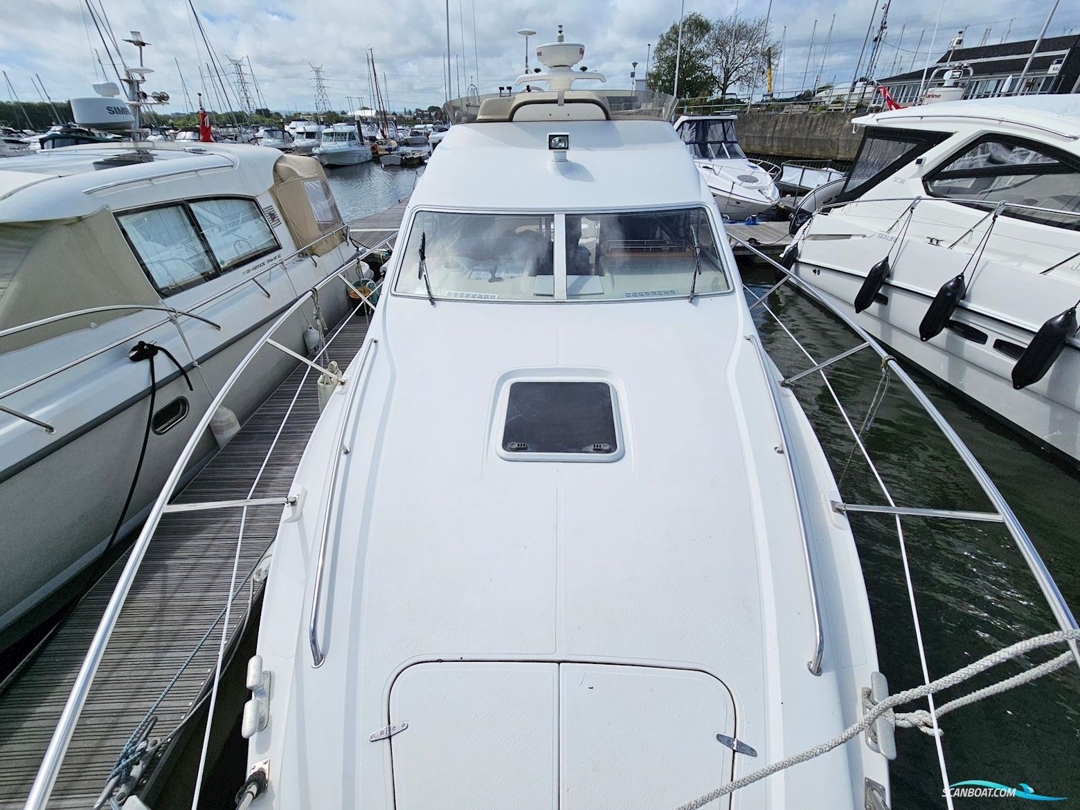 Sealine International F33