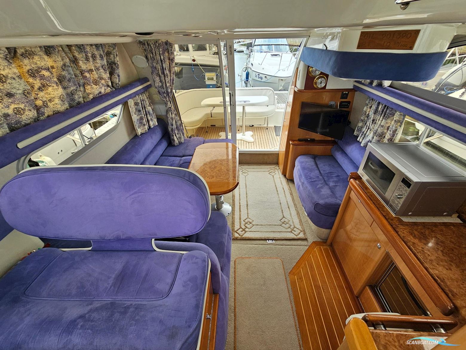 Sealine International F33