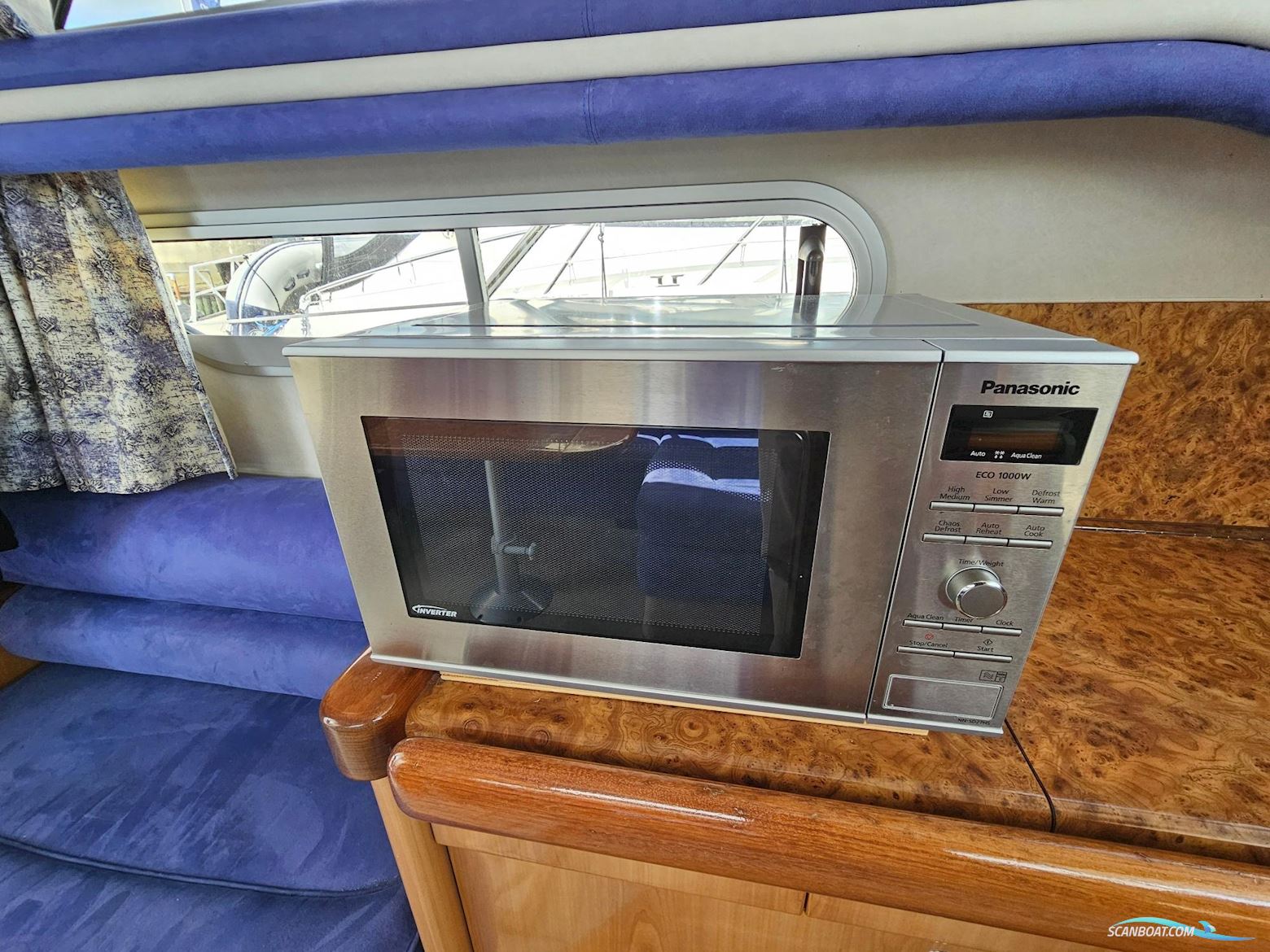 Sealine International F33