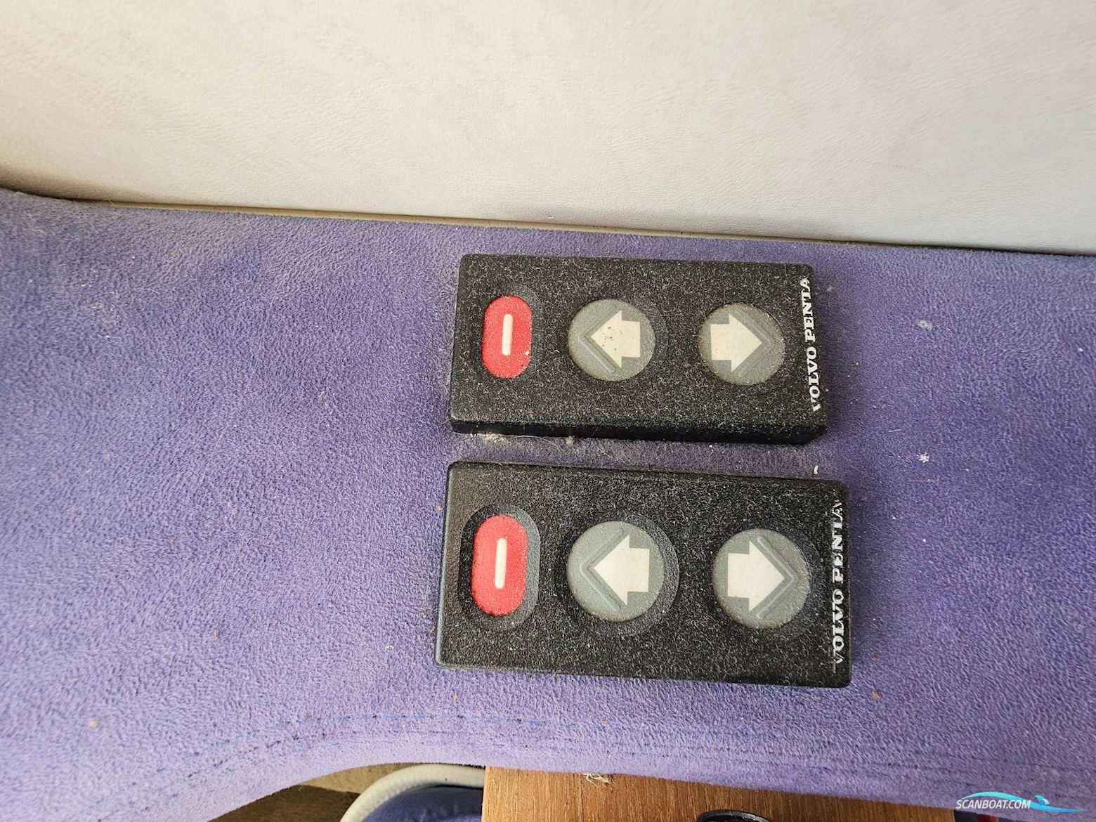 Sealine International F33